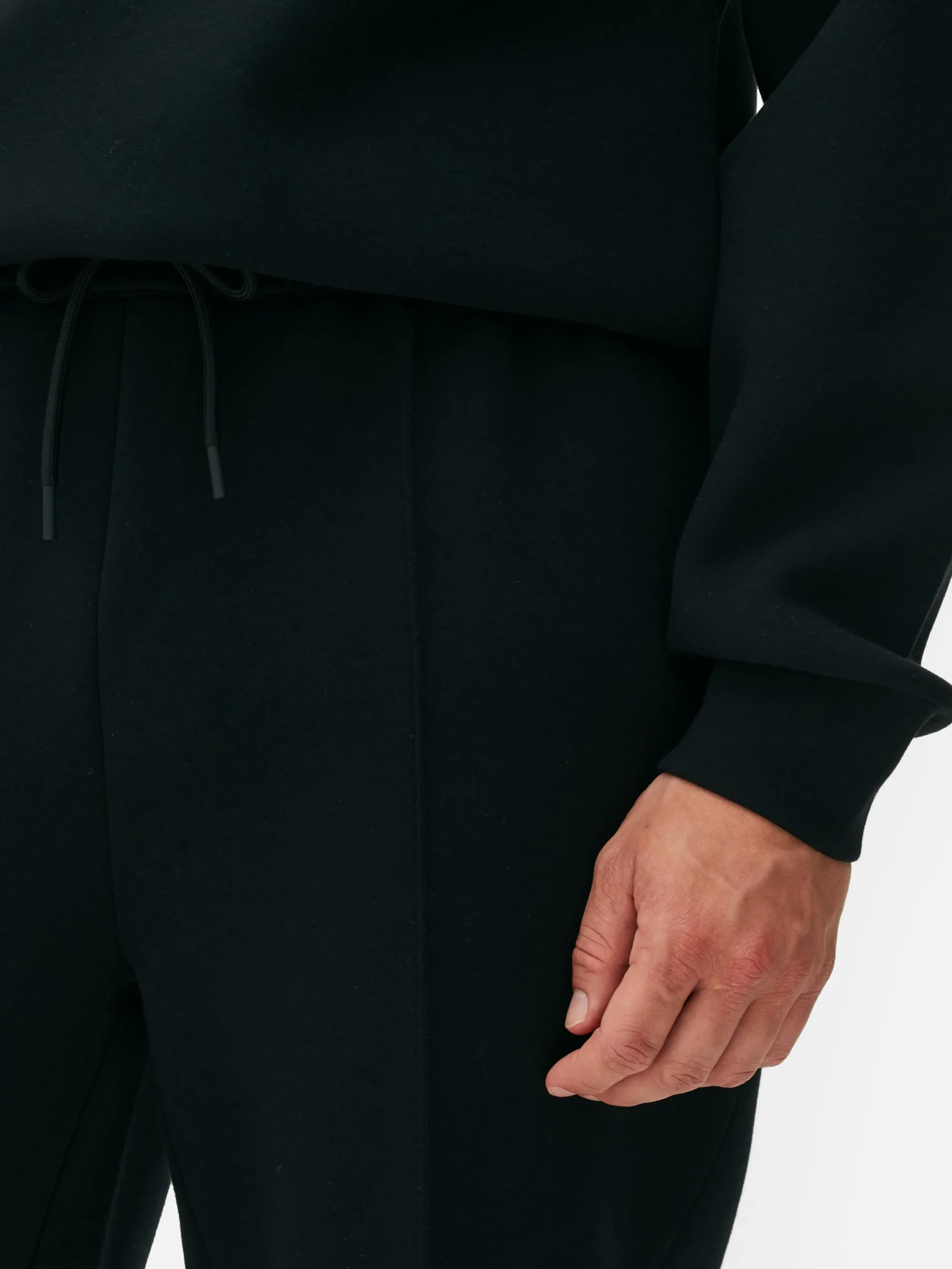 bas_de_jogging__pinces_et_2-1.webp Bas De Jogging à Pinces Et à Revers Kem