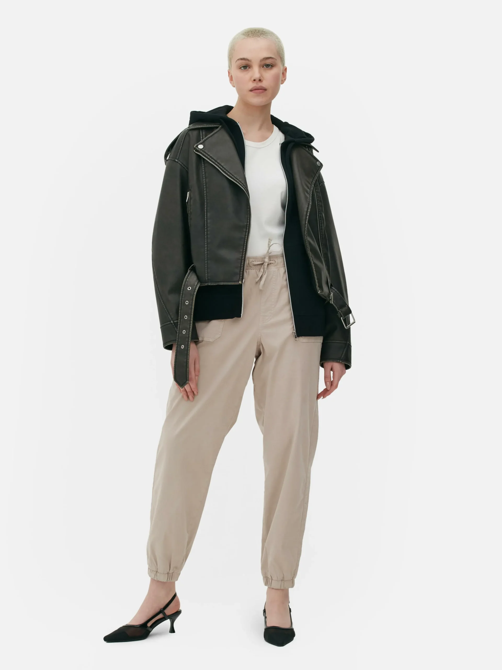 bas_de_jogging__revers_et_0-1.webp Bas De Jogging à Revers Et Cordon De Serrage