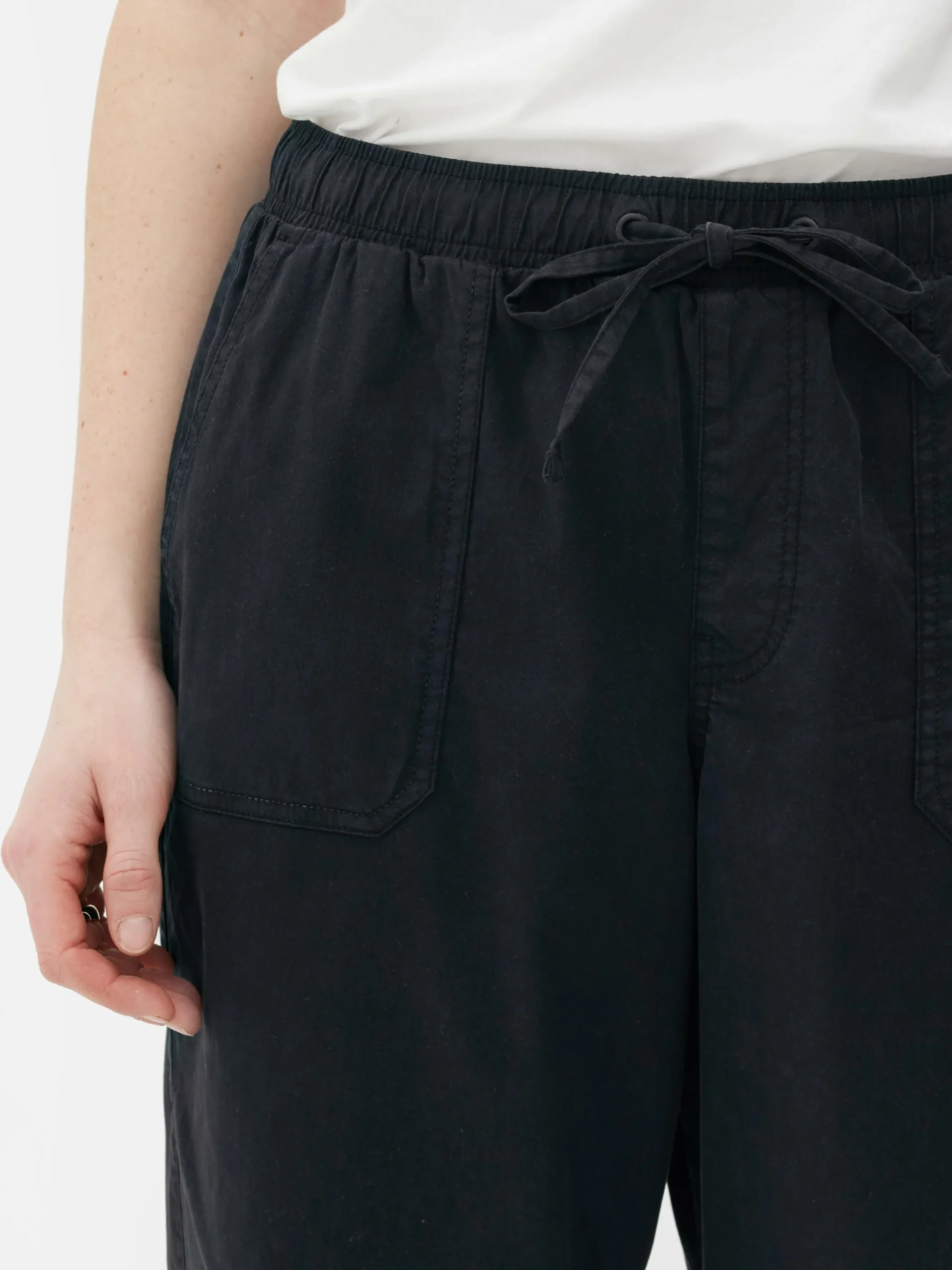 bas_de_jogging__revers_et_2-2.webp Bas De Jogging à Revers Et Cordon De Serrage