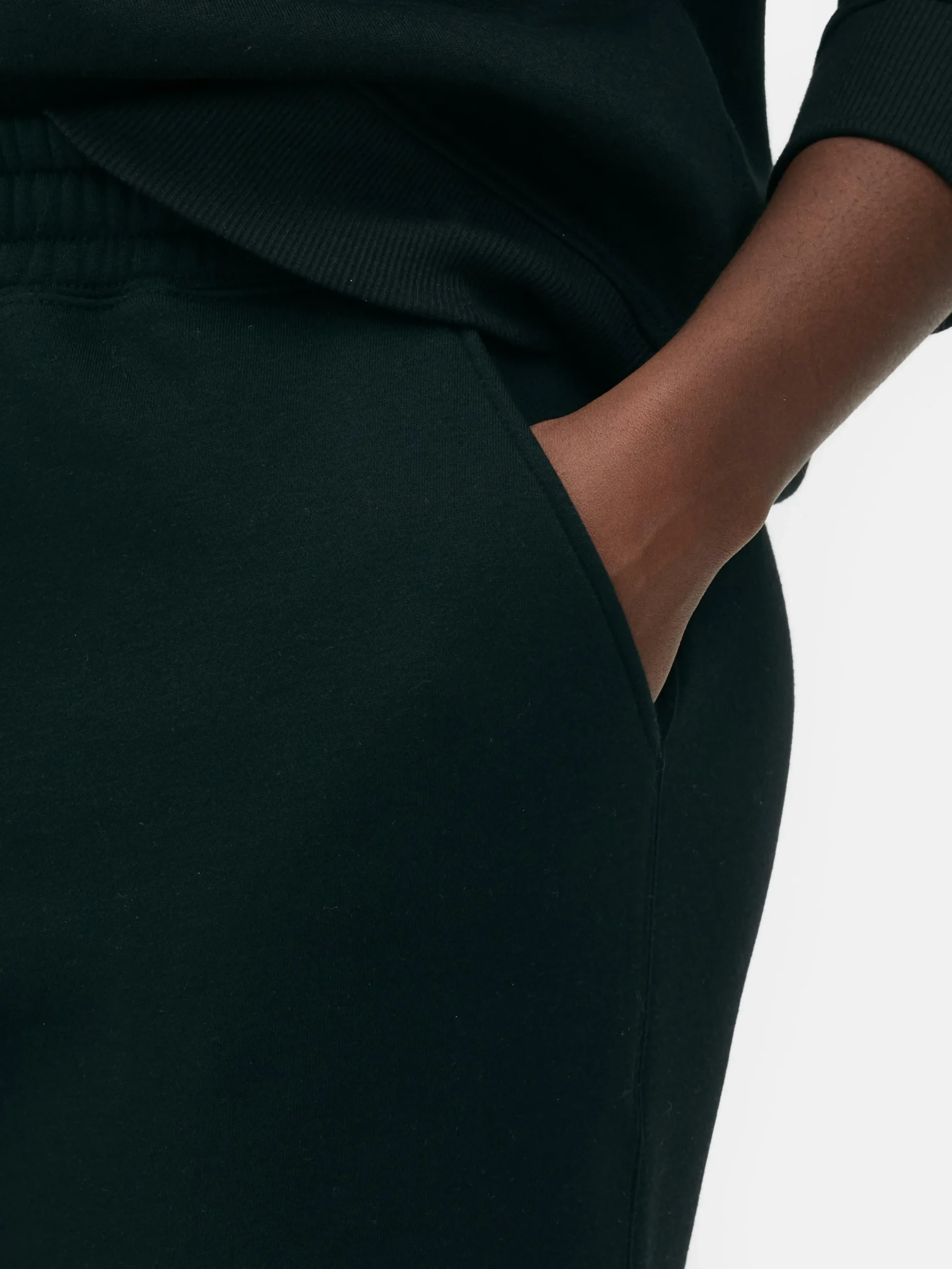 bas_de_jogging__revers_et_2-4.webp Bas De Jogging à Revers Et Cordon De Serrage