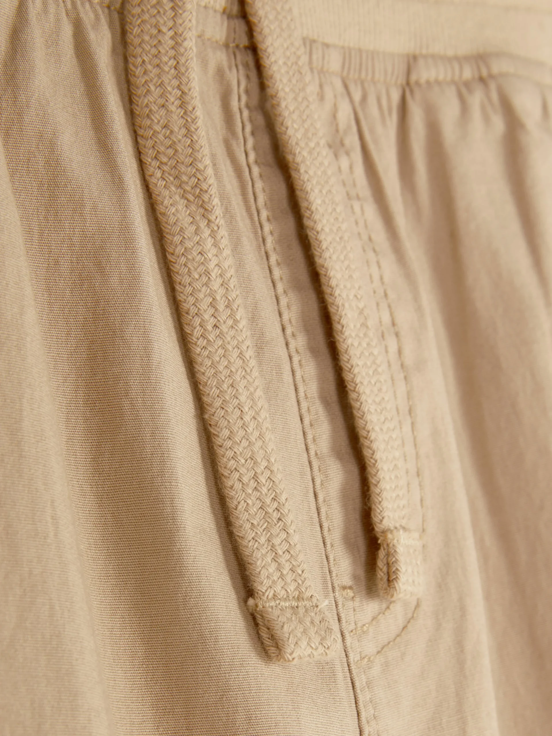 bas_de_jogging_en_popelin_2.webp Bas De Jogging En Popeline à Empiècements