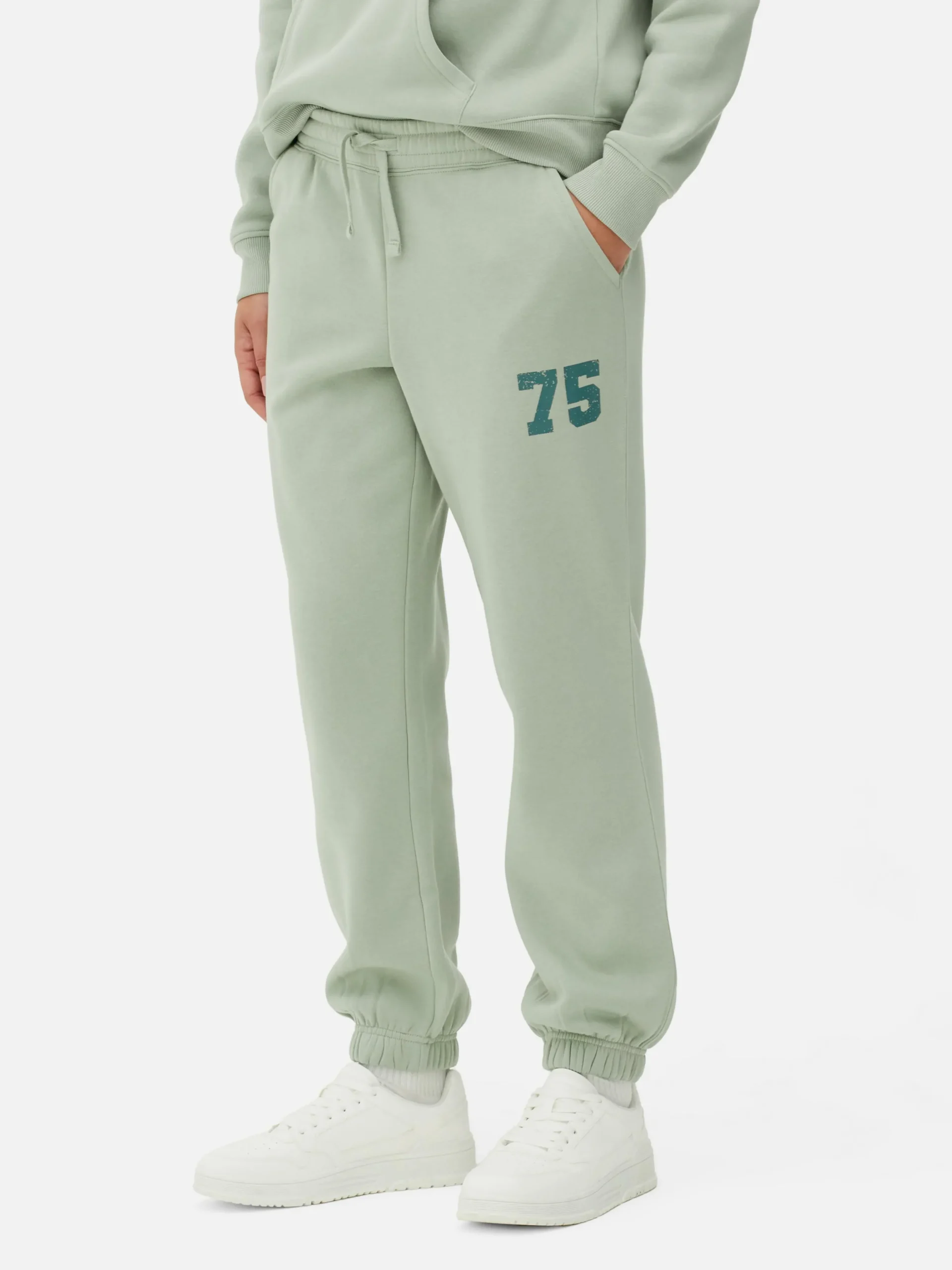 bas_de_jogging_graphique__1-1.webp Bas De Jogging Graphique Avec Cordon De Serrage à Coordonner