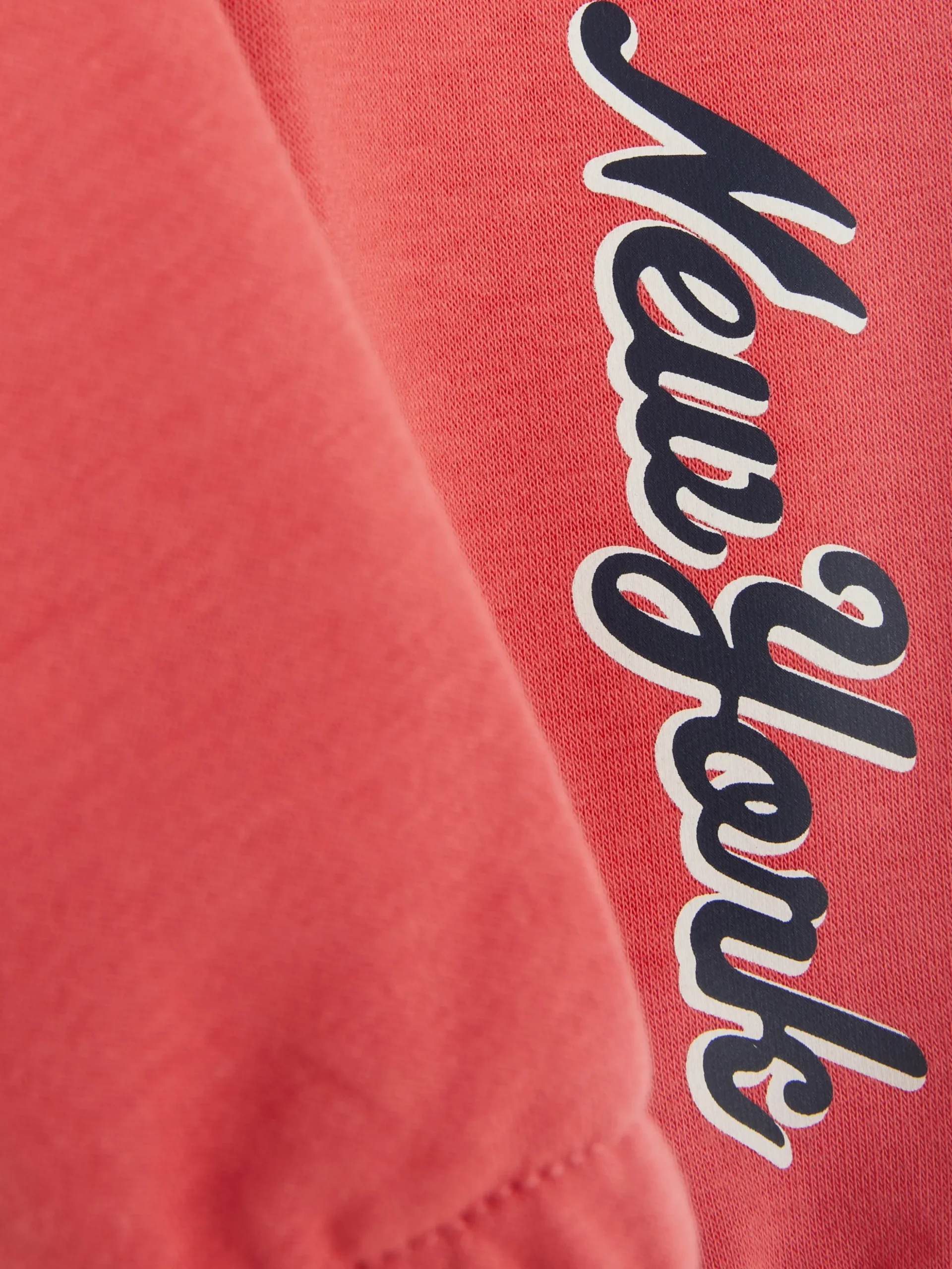 bas_de_jogging_resserr_au_4.webp Bas De Jogging Resserré Aux Chevilles Avec Cordon De Serrage