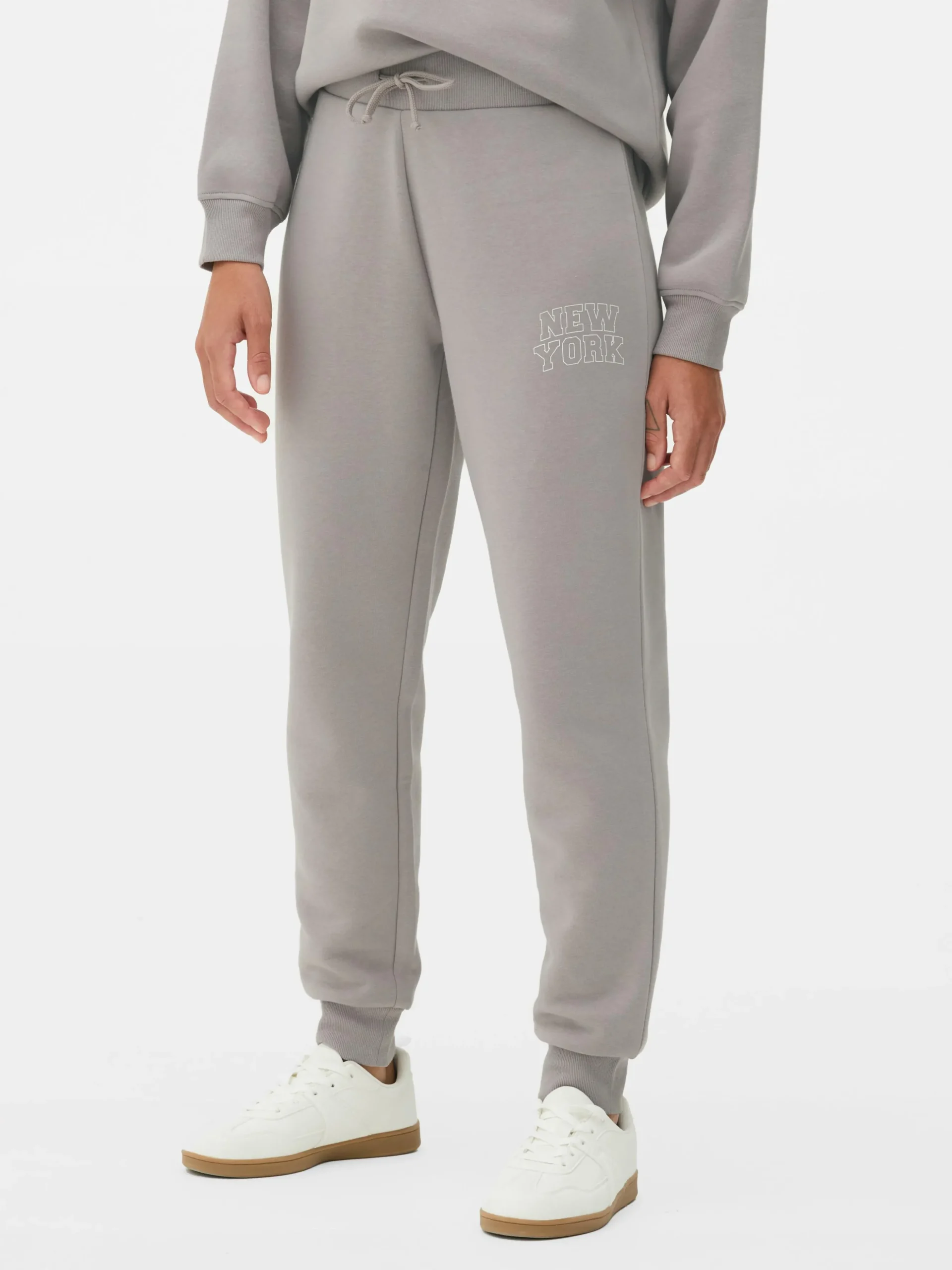 bas_de_jogging_skinny_gra_1-1.webp Bas De Jogging Skinny Graphique