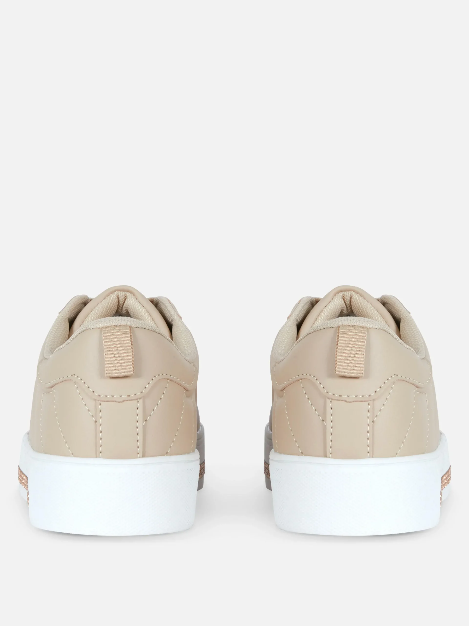 baskets_basses__strass_2-1.webp Baskets Basses à Strass