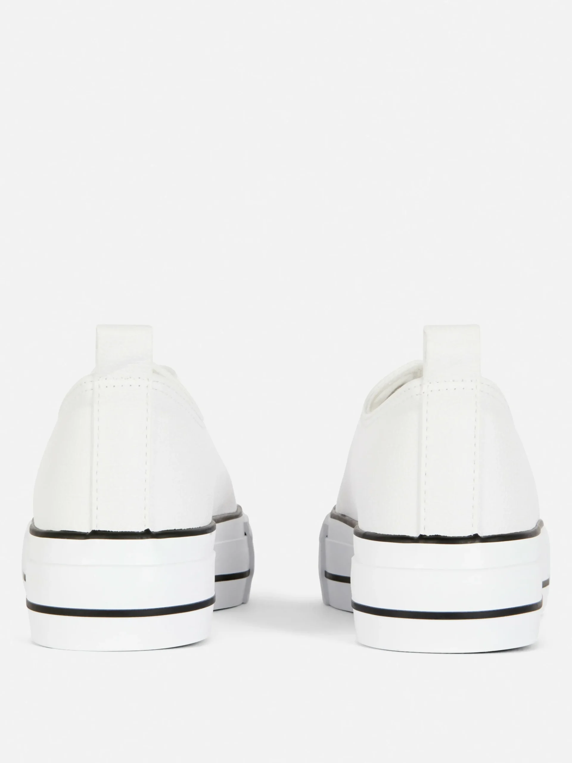 baskets_basses_compenses__2-1.webp Baskets Basses Compensées En Simili Cuir