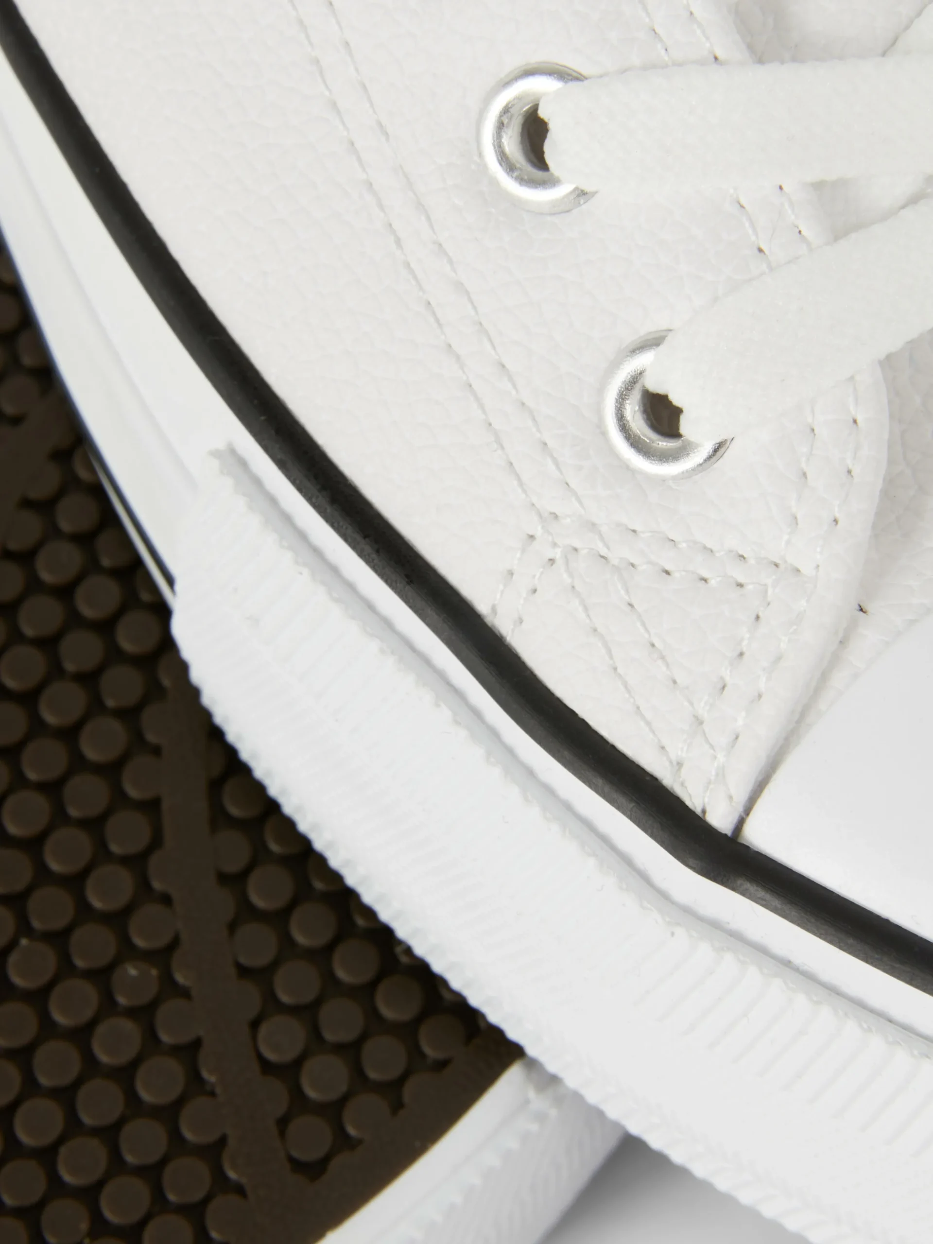 baskets_basses_compenses__4-1.webp Baskets Basses Compensées En Simili Cuir