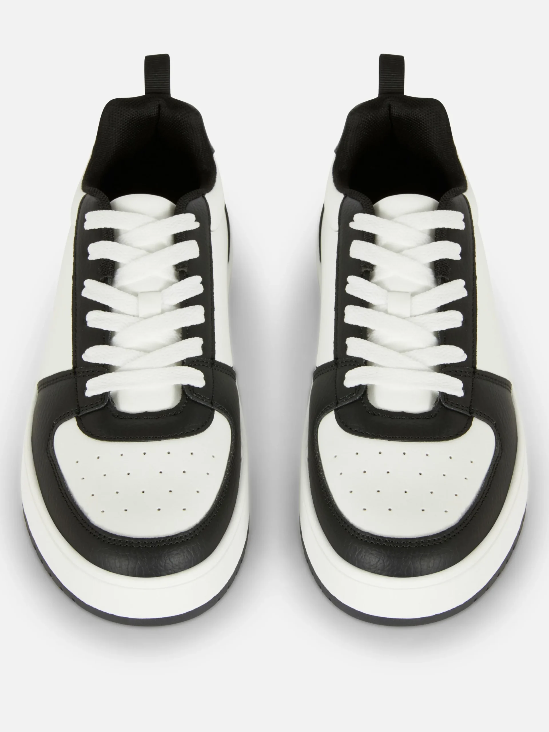 baskets_basses_de_sport_1-1.webp Baskets Basses De Sport