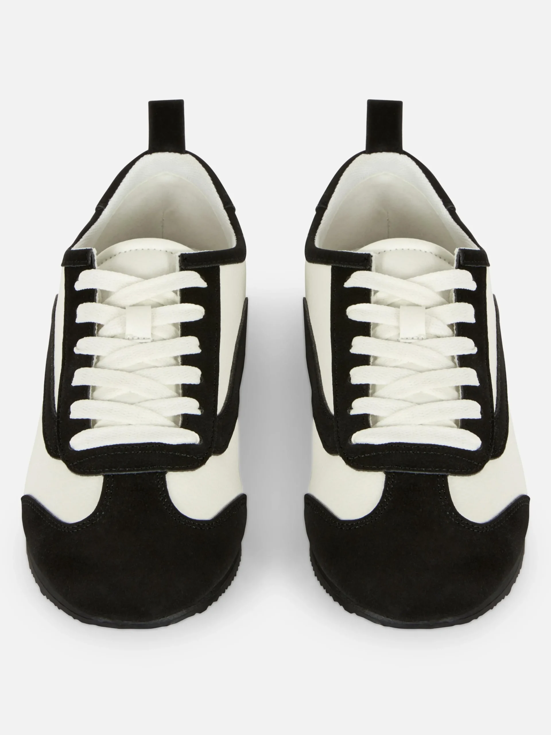 baskets_basses_de_tennis__1.webp Baskets Basses De Tennis à Lacets