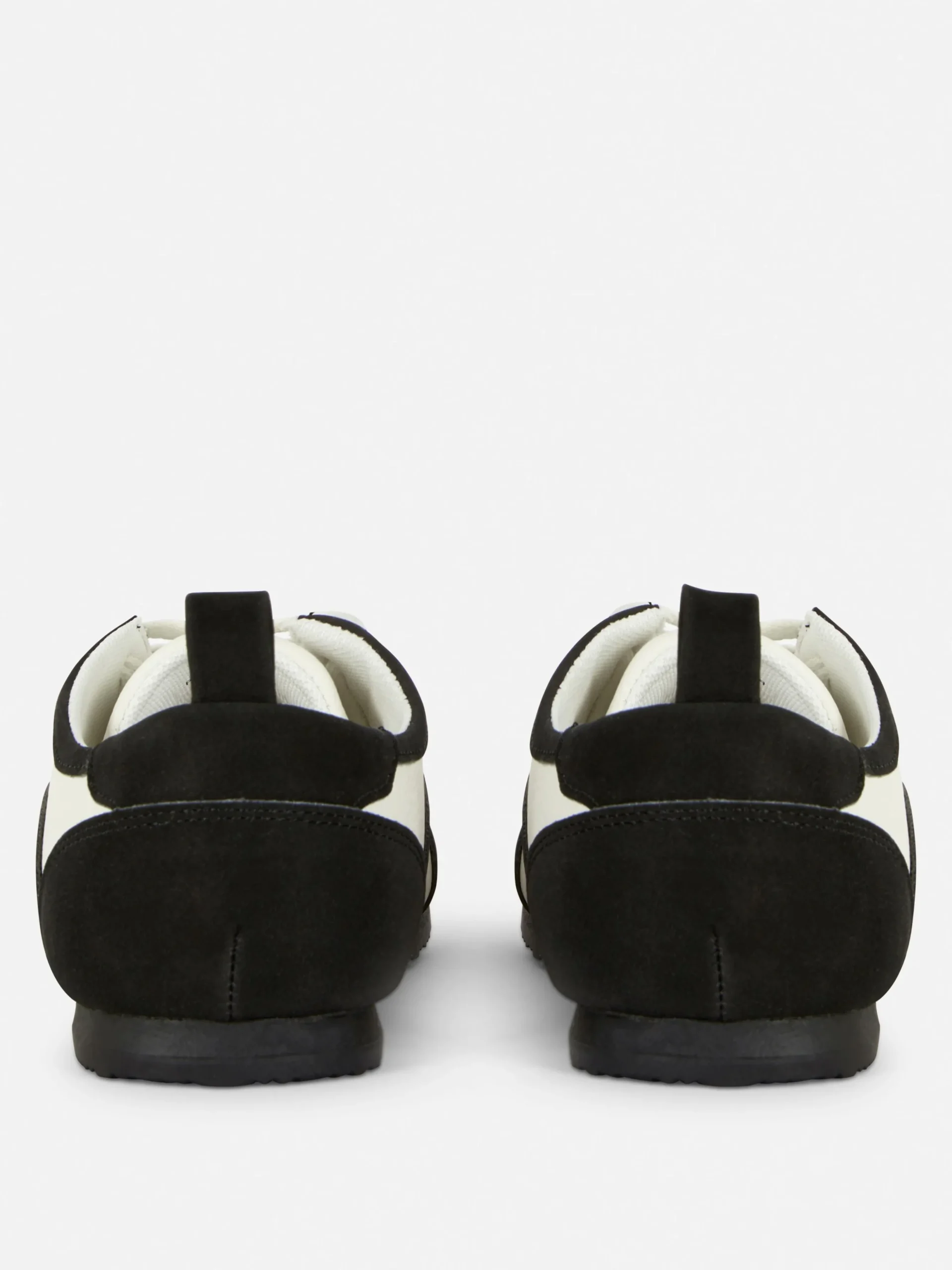 baskets_basses_de_tennis__2.webp Baskets Basses De Tennis à Lacets