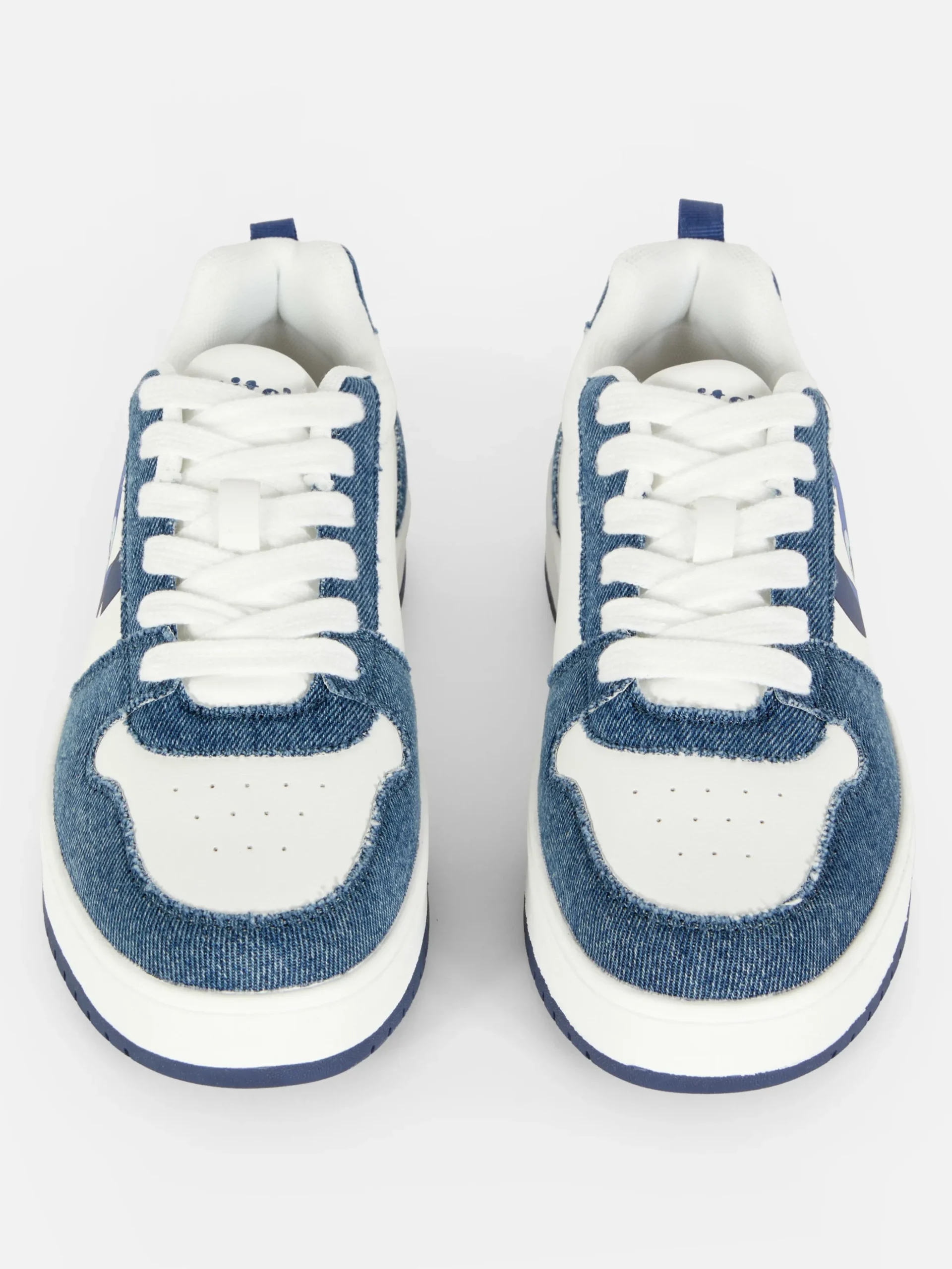 baskets_basses_en_denim_d_1.webp Baskets Basses En Denim Disney Lilo & Stitch