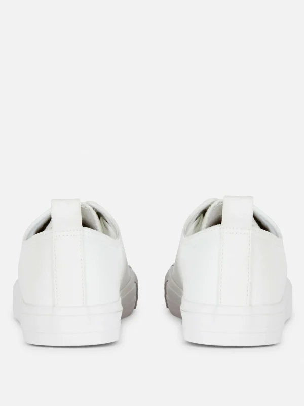 Baskets Basses En Simili Cuir