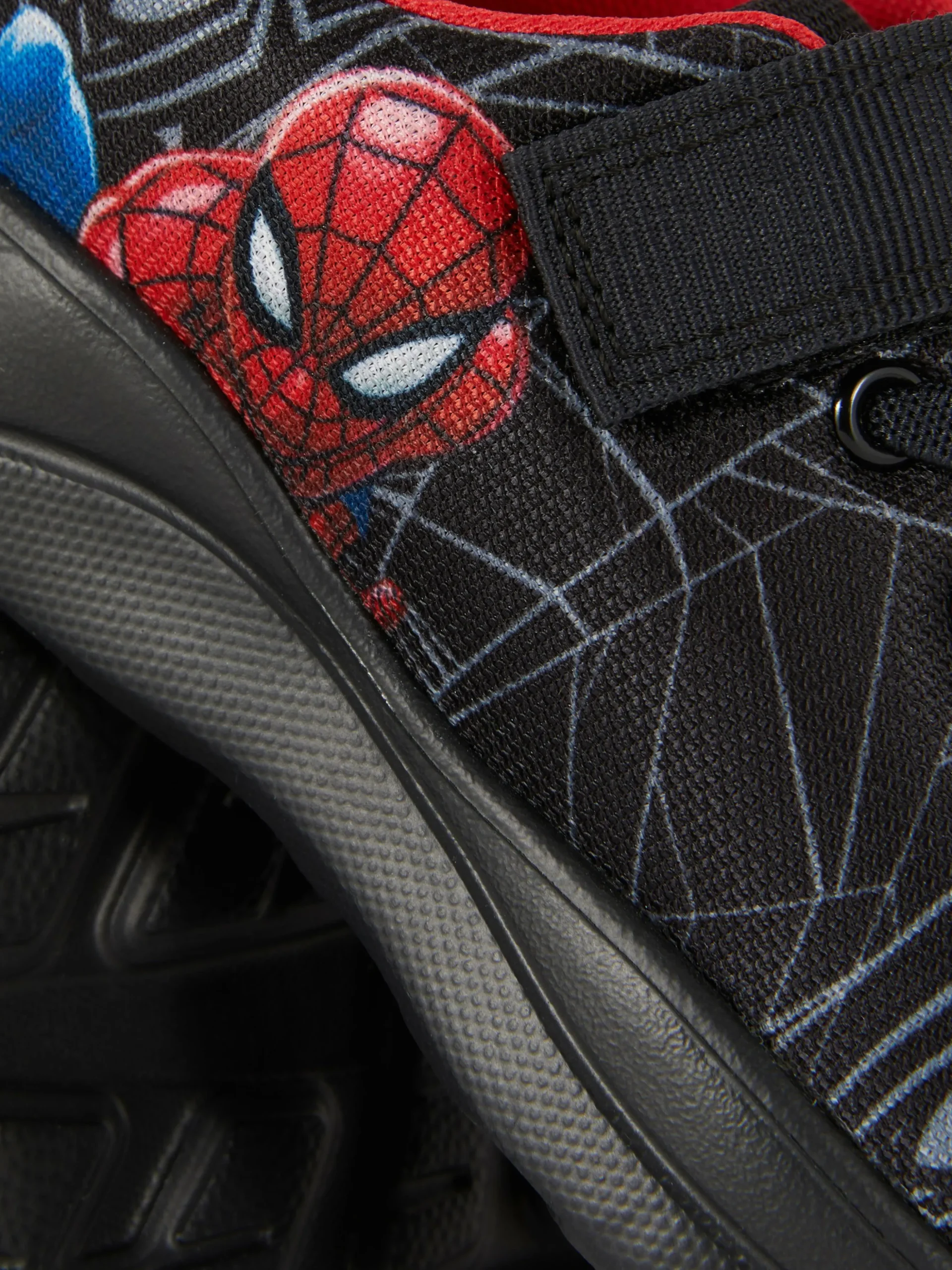baskets_basses_marvel_spi_4-1.webp Baskets Basses Marvel Spider-Man