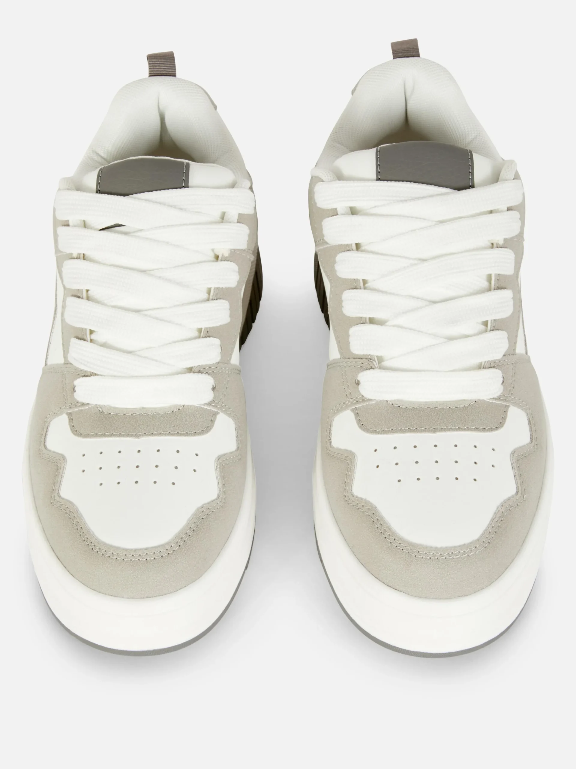 baskets_basses_style_skat_1.webp Baskets Basses Style Skater