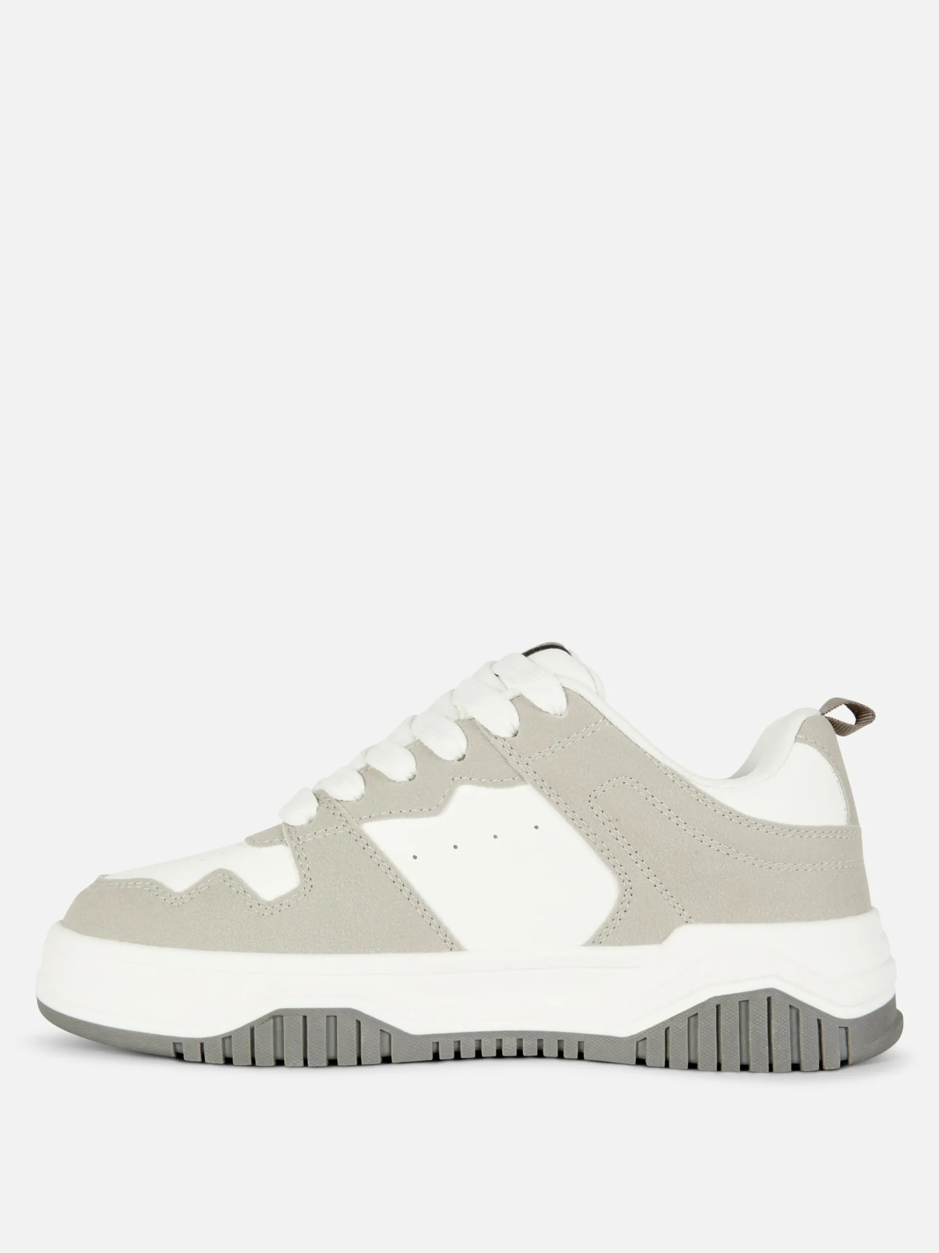 baskets_basses_style_skat_3.webp Baskets Basses Style Skater