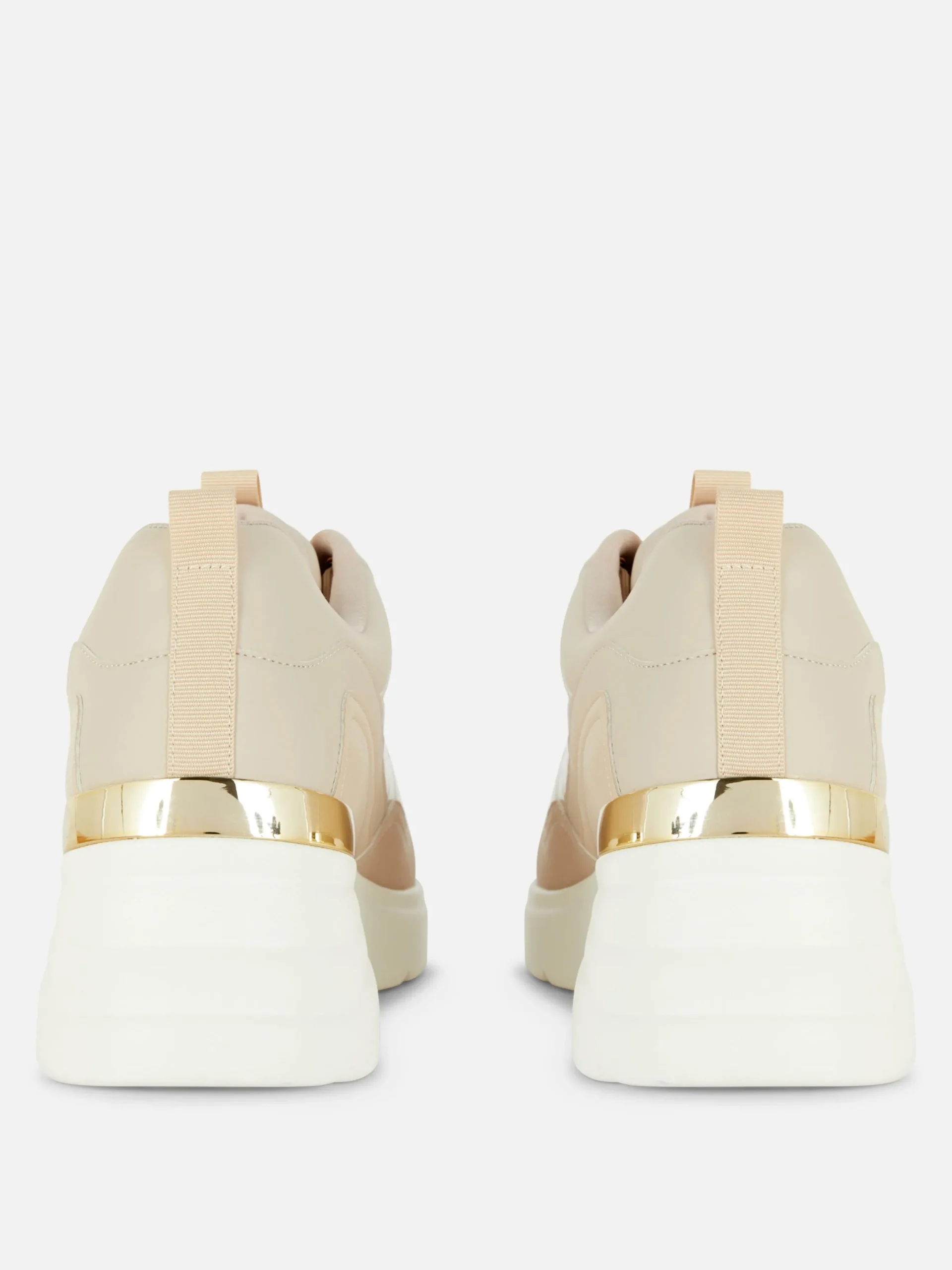 baskets_compenses_avec_fi_2-1.webp Baskets Compensées Avec Finitions Métallisées