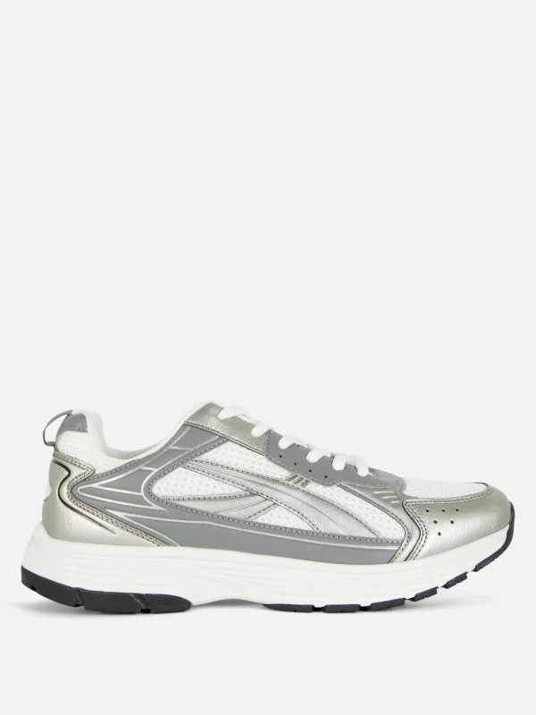 Baskets De Sport à Empiècements En Maille