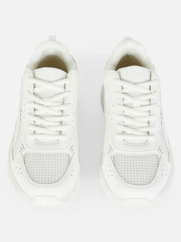 Baskets De Sport à Empiècements En Maille