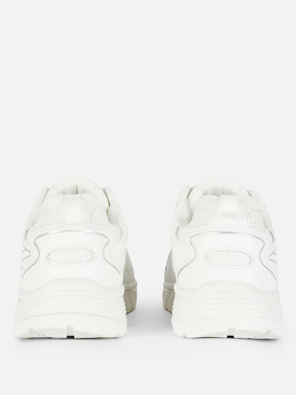 Baskets De Sport à Empiècements En Maille