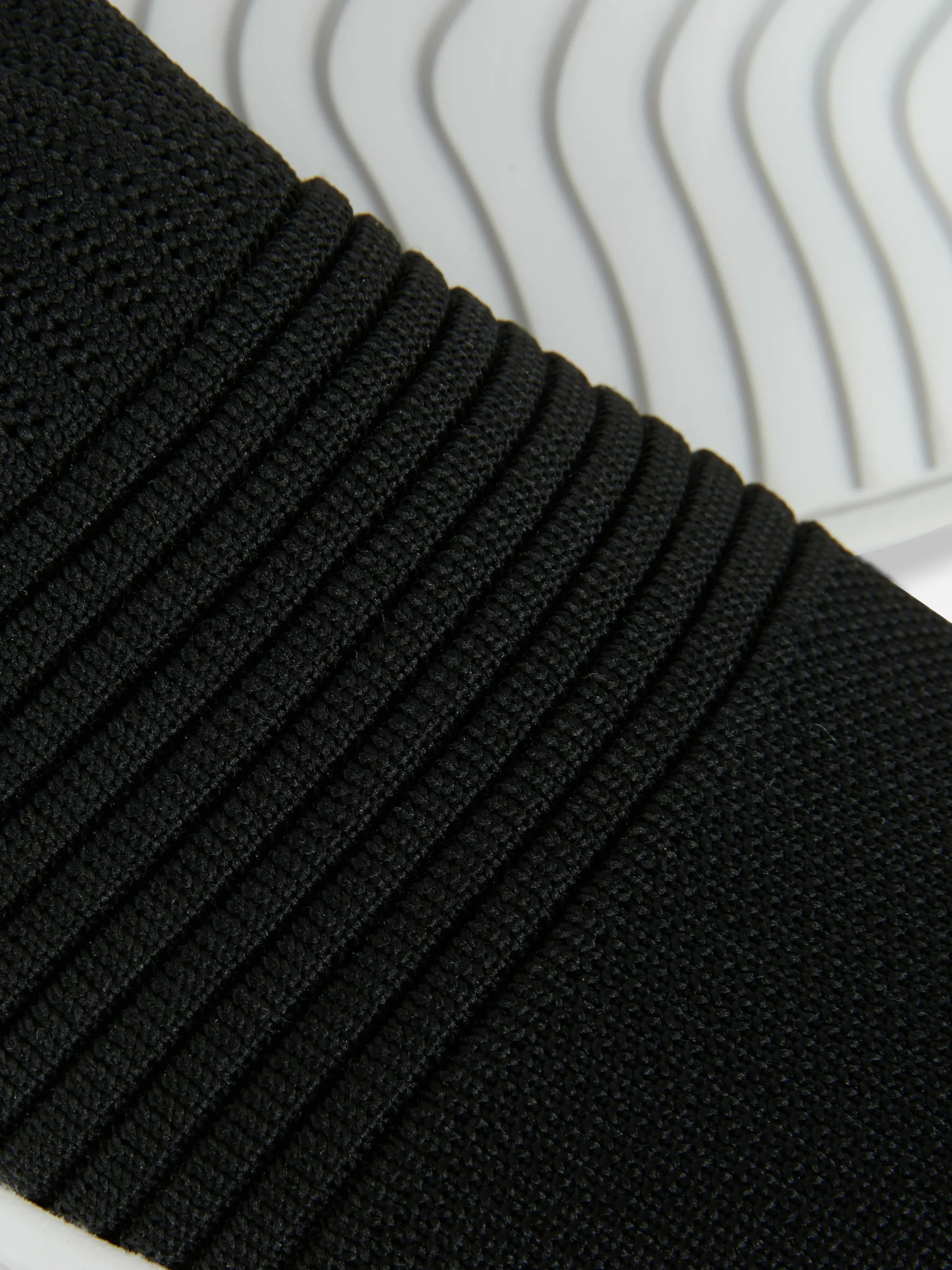 baskets_en_maille_ctele_4.webp Baskets En Maille Côtelée