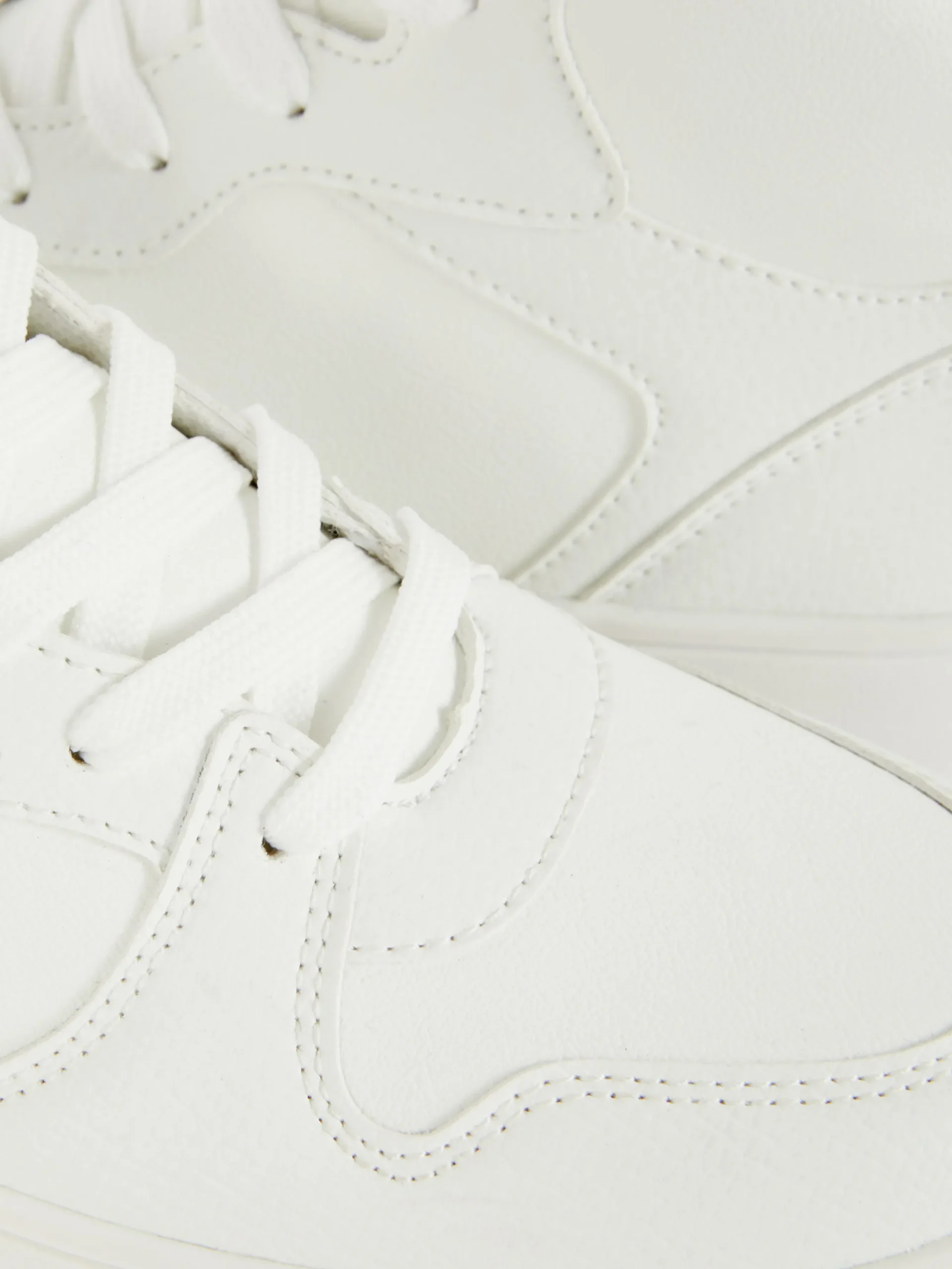 baskets_montantes__semell_4-1.webp Baskets Montantes à Semelle épaisse