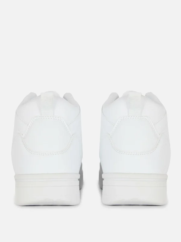 Baskets Montantes De Basket-ball