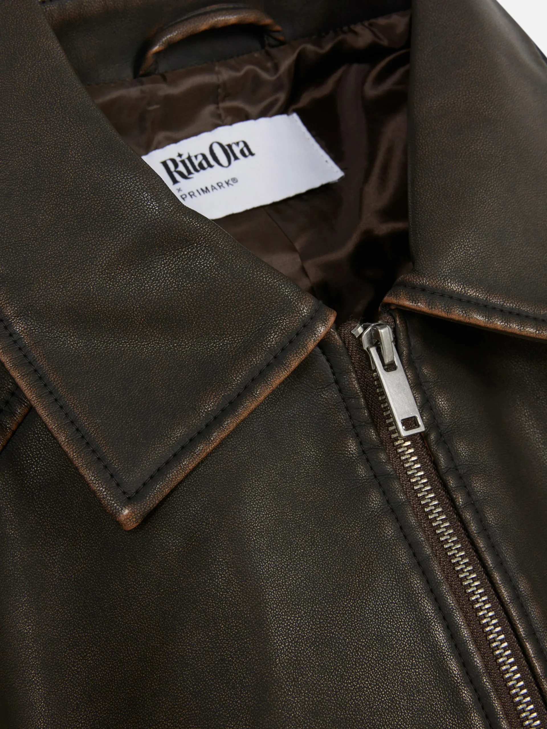 blouson_bomber_en_simili__5.webp Blouson Bomber En Simili Cuir à Effet Vieilli Rita Ora