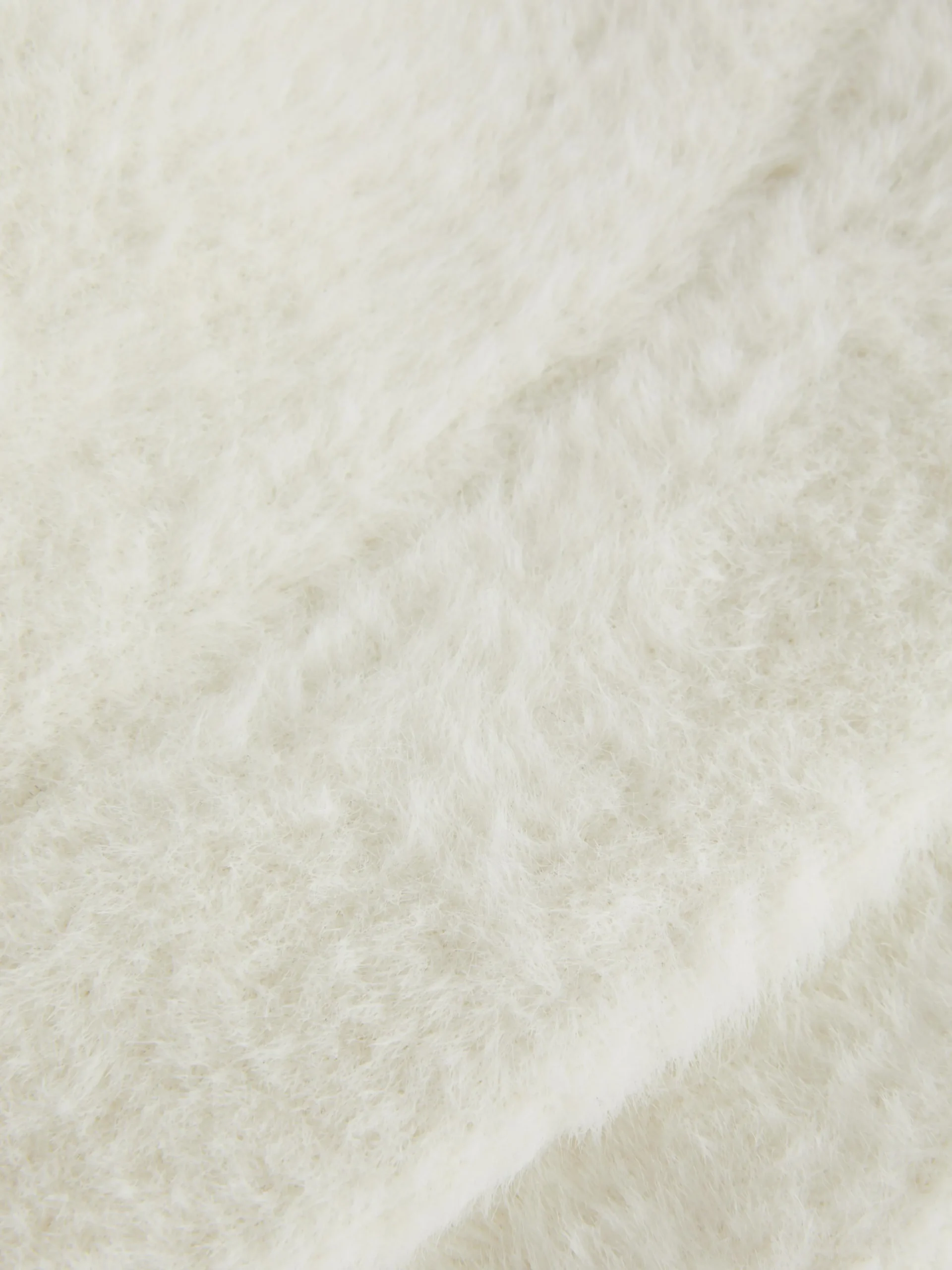 bob_en_fausse_fourrure_1.webp Bob En Fausse Fourrure