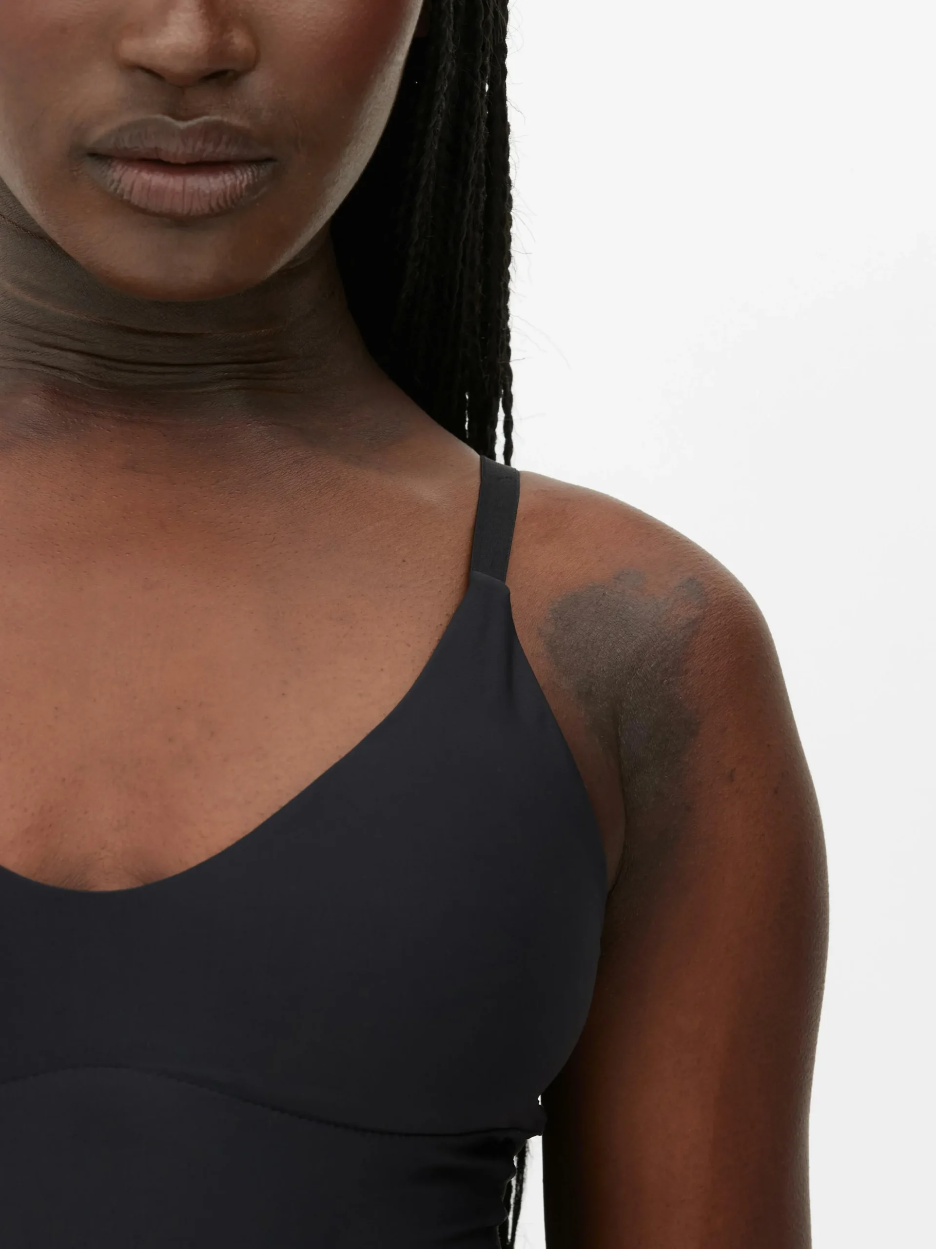 body_moul_gainant_et_liss_2.webp Body Moulé Gainant Et Lissant