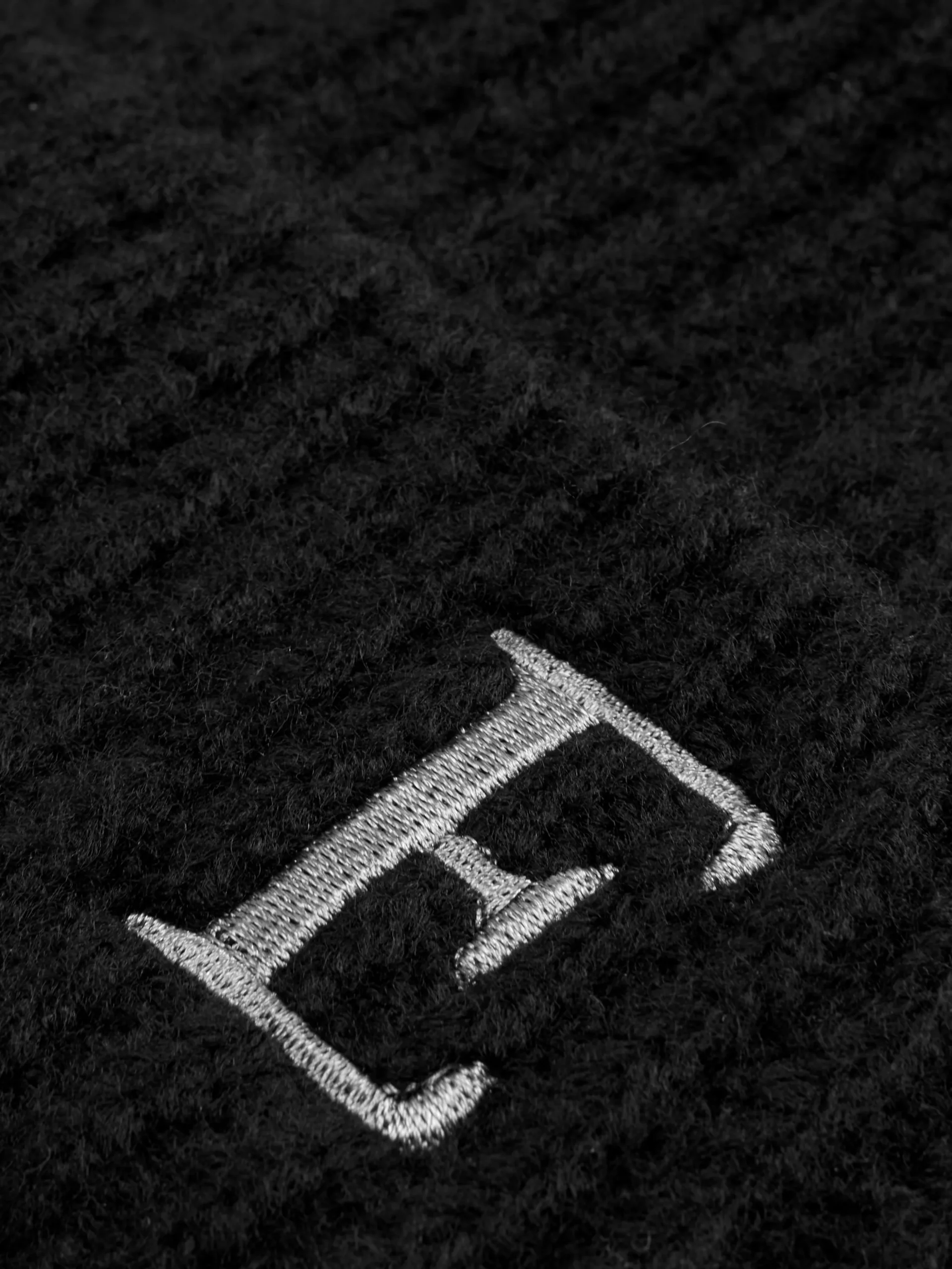 bonnet__pompon_avec_initi_1.webp Bonnet à Pompon Avec Initiale Brodée