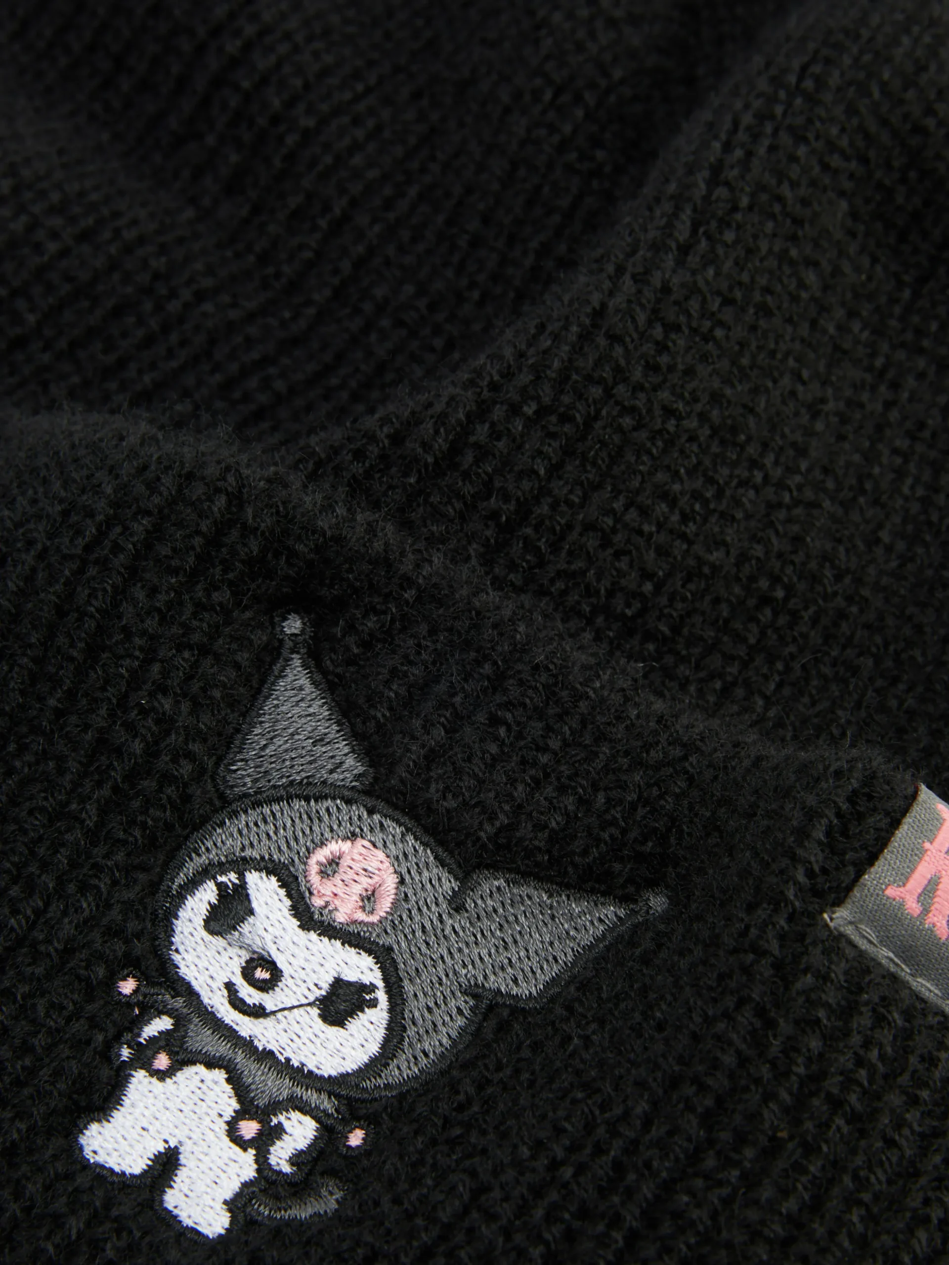 bonnet_en_tricot_hello_ki_1.webp Bonnet En Tricot Hello Kitty Kuromi
