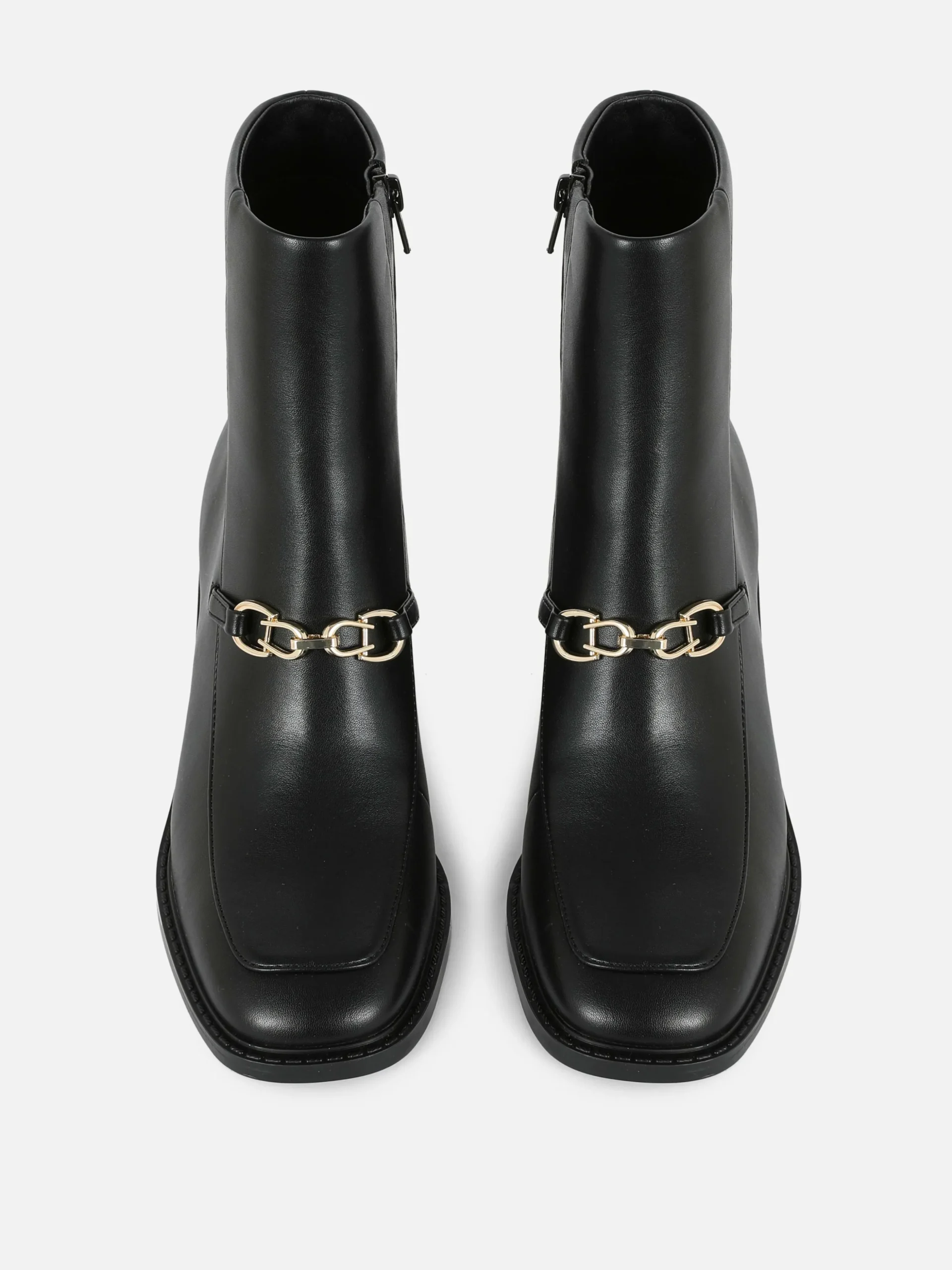 bottes__talons_carrs_et_d_1.webp Bottes à Talons Carrés Et Détail Chaîne Rita Ora