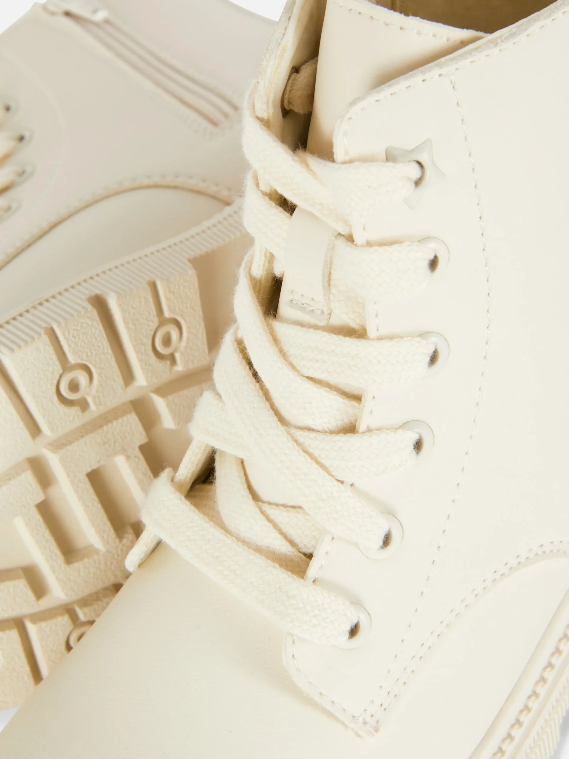 bottes_paisses_zippes_sur_4.webp Bottes épaisses Zippées Sur Le Côté