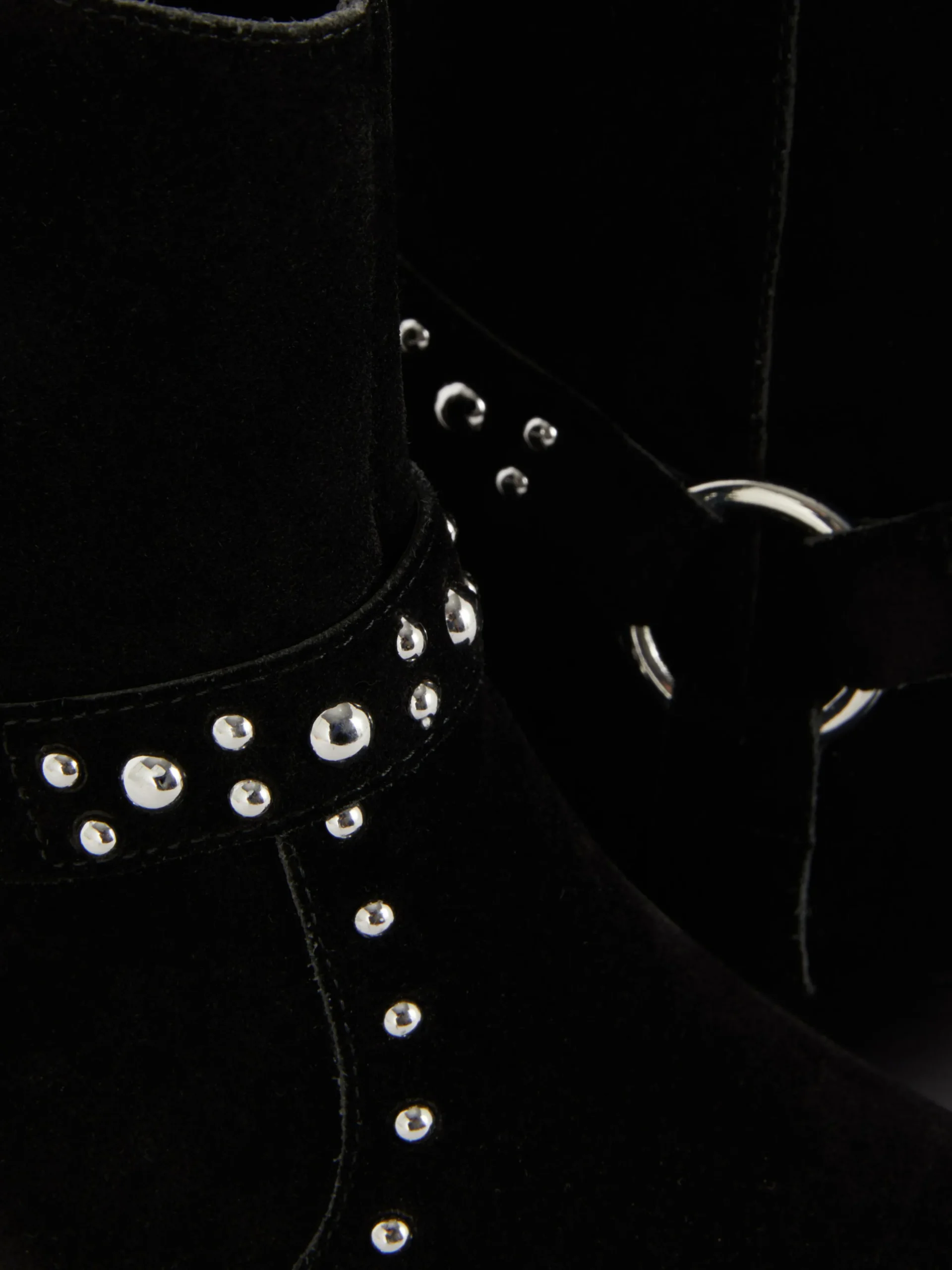 bottines_cloutes_en_sudin_4-1.webp Bottines Cloutées En Suédine Rita Ora