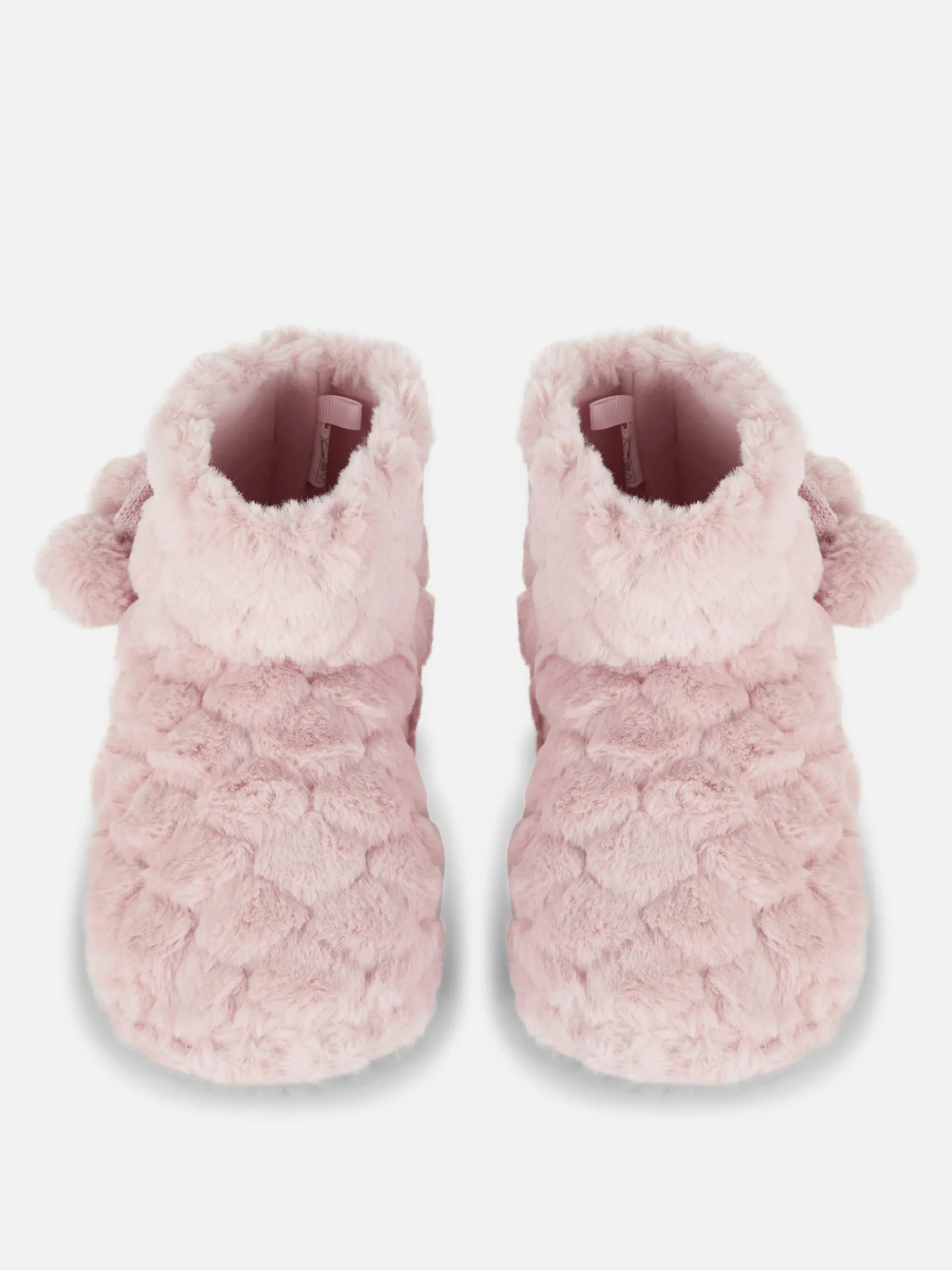 bottines_duveteuses__pomp_1.webp Bottines Duveteuses à Pompons