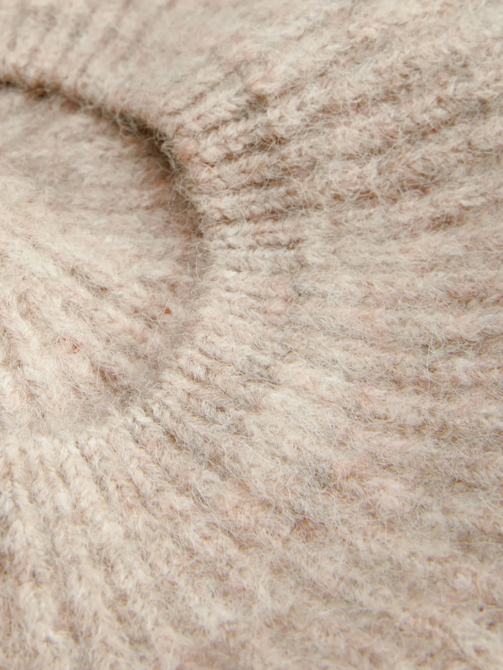 bret_en_maille_ctele_1.webp Béret En Maille Côtelée