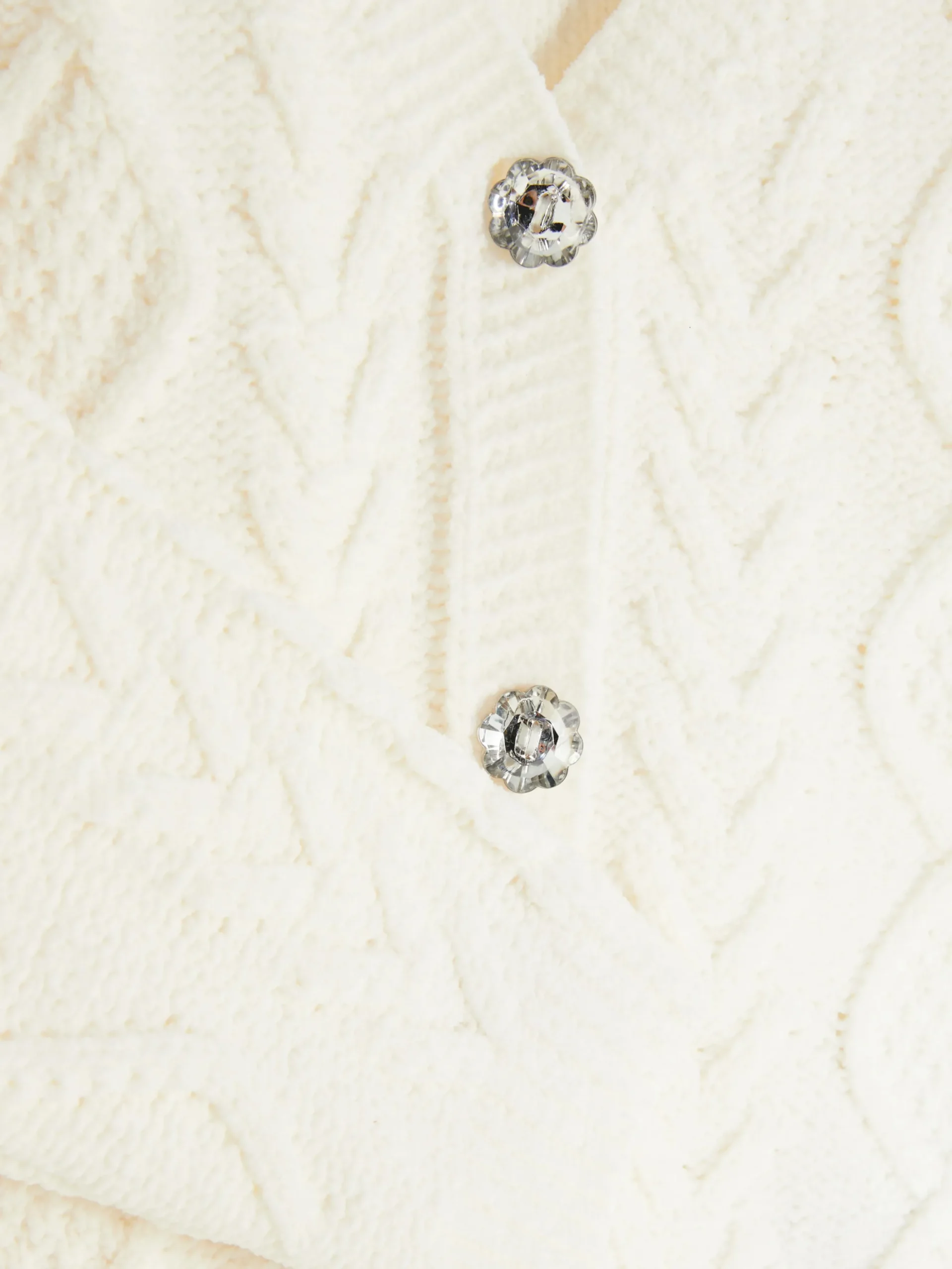 cardigan_en_maille_torsad_2.webp Cardigan En Maille Torsadée