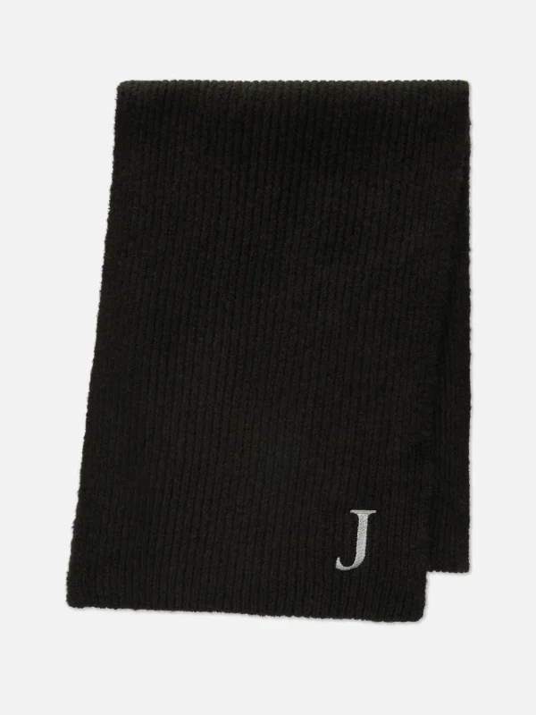 Écharpe En Maille Côtelée à Initiale Brodée