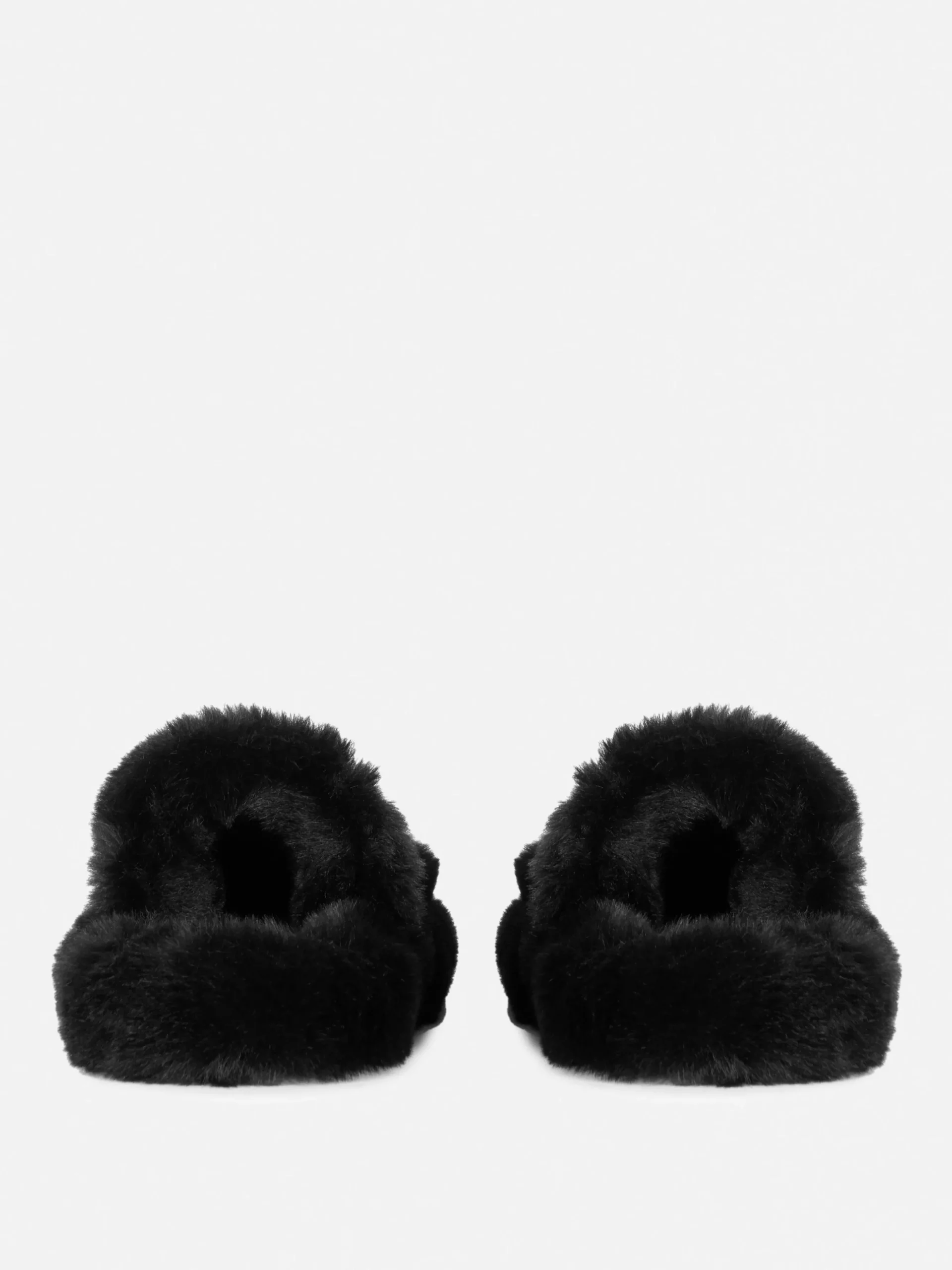 chaussons_duveteux__doubl_2-1.webp Chaussons Duveteux à Double Bride