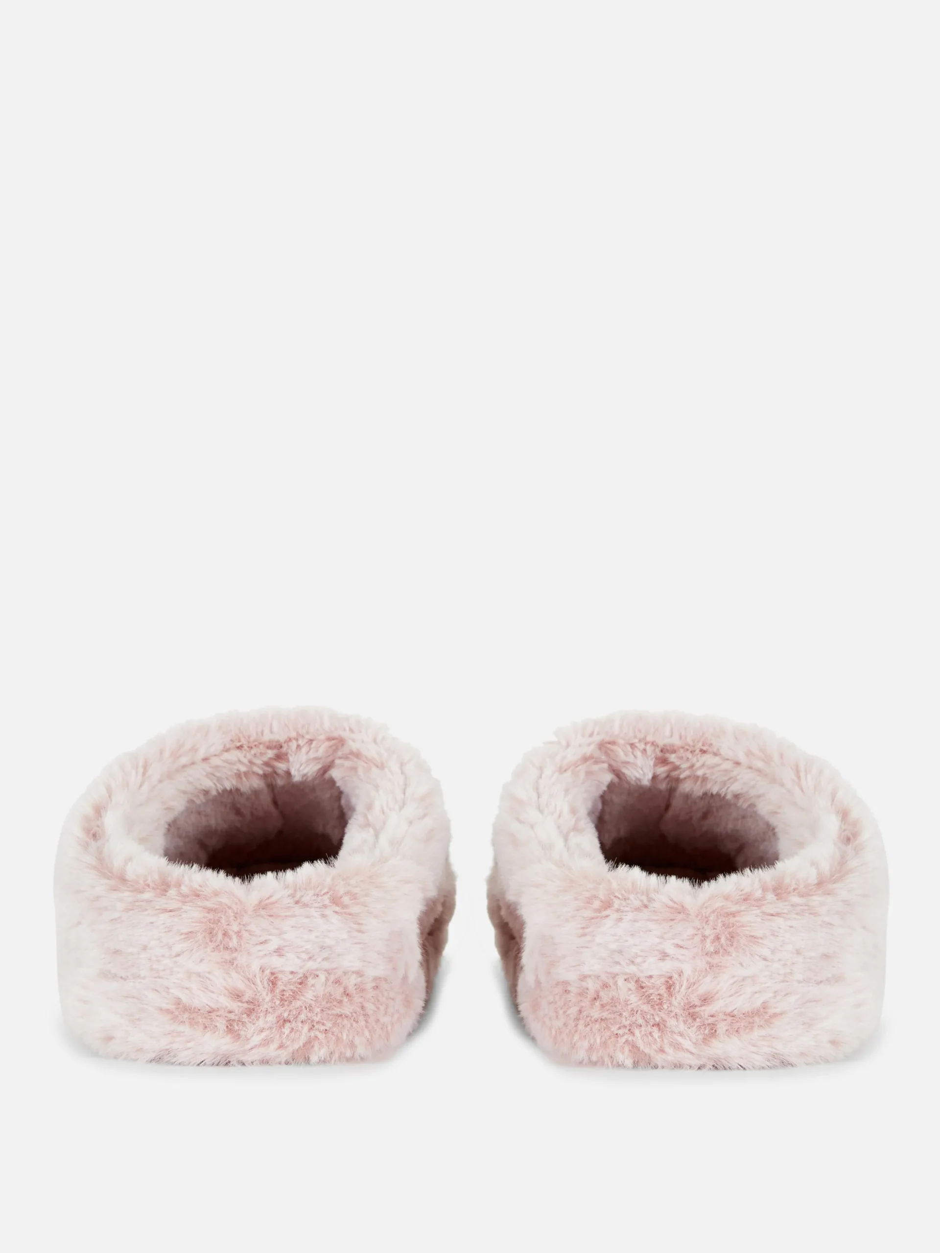 chaussons_en_fausse_fourr_2-2.webp Chaussons En Fausse Fourrure