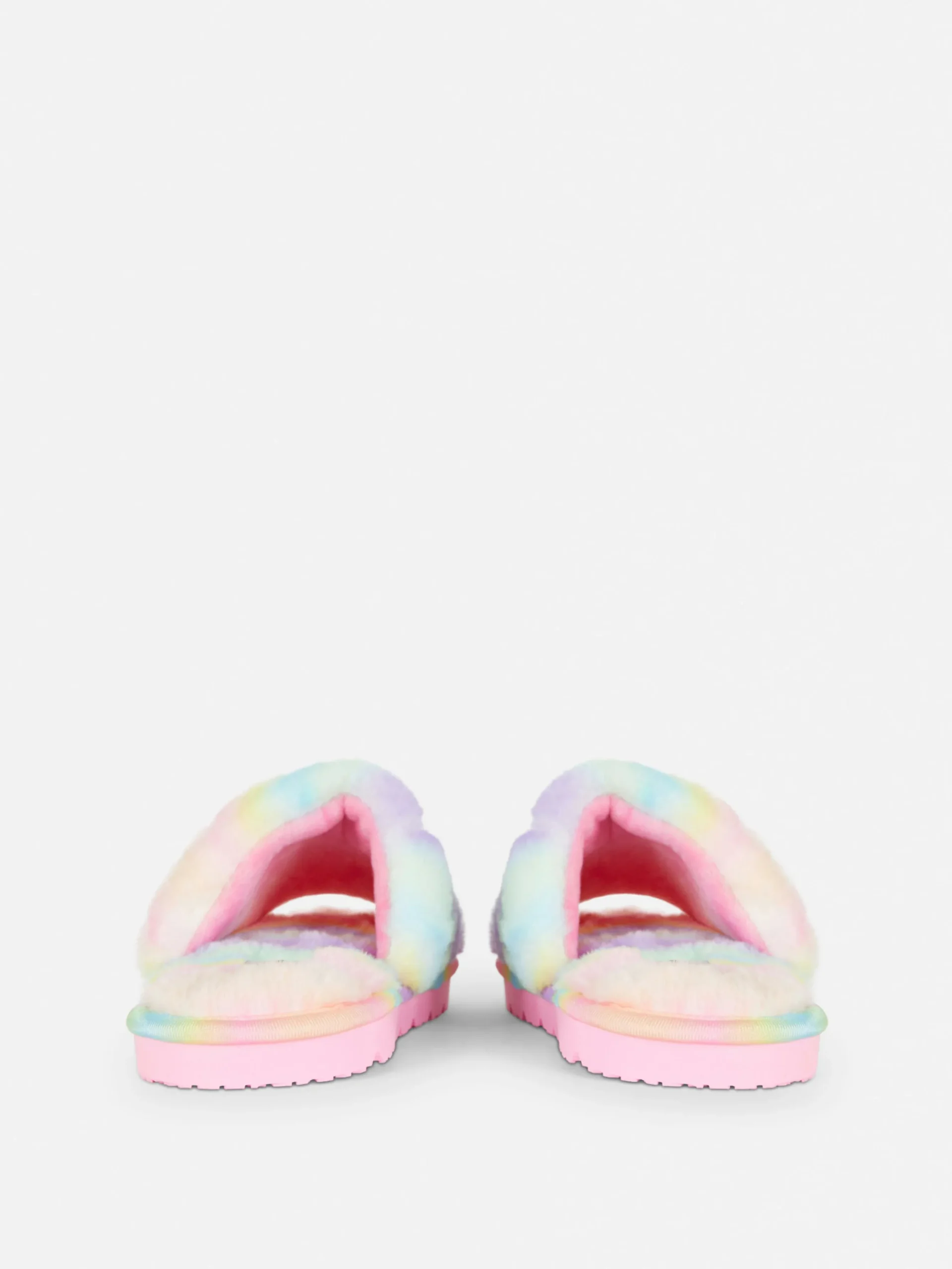 chaussons_en_fausse_fourr_2-5.webp Chaussons En Fausse Fourrure Effet Dégradé