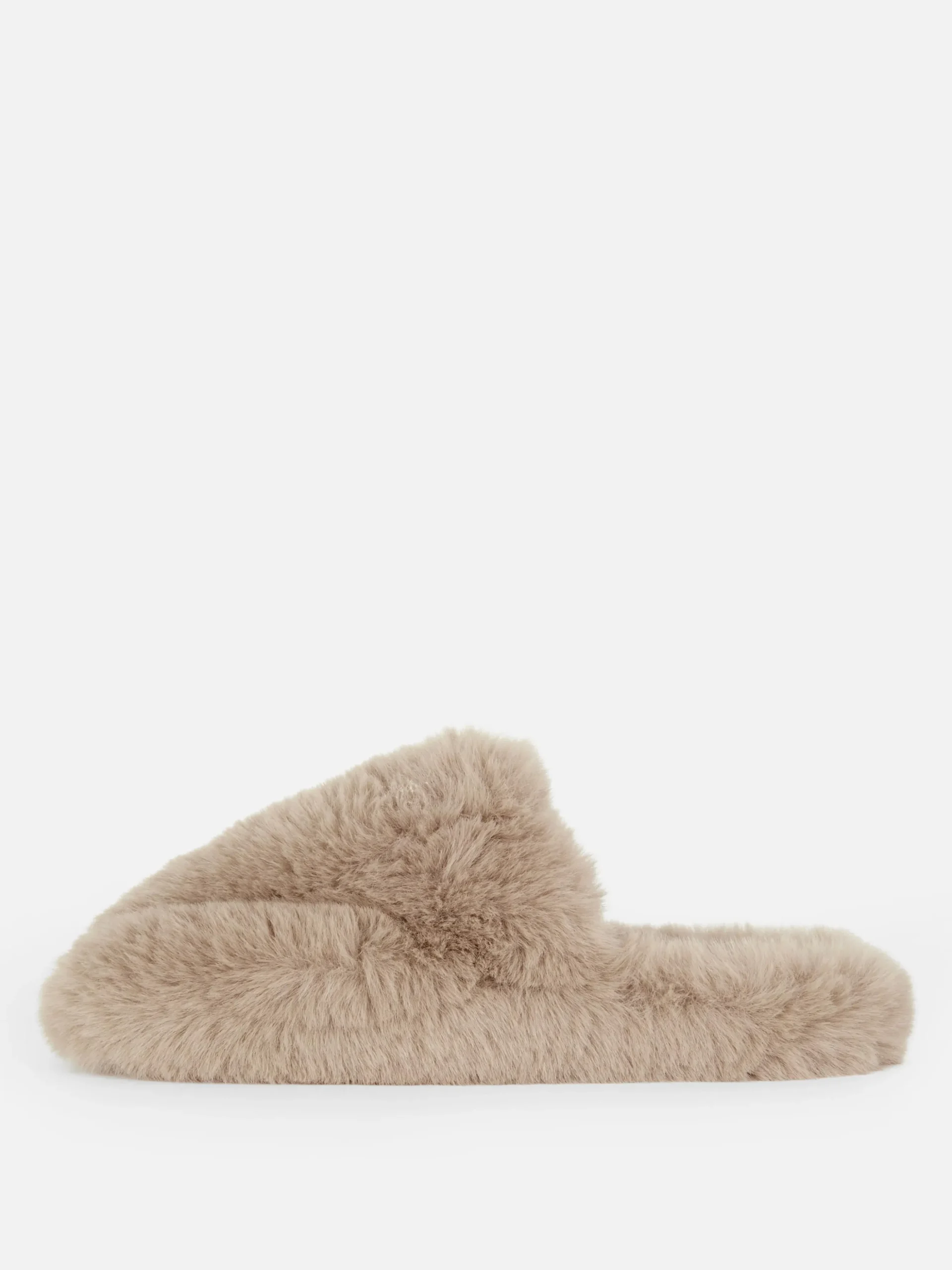 chaussons_en_fausse_fourr_3-1.webp Chaussons En Fausse Fourrure