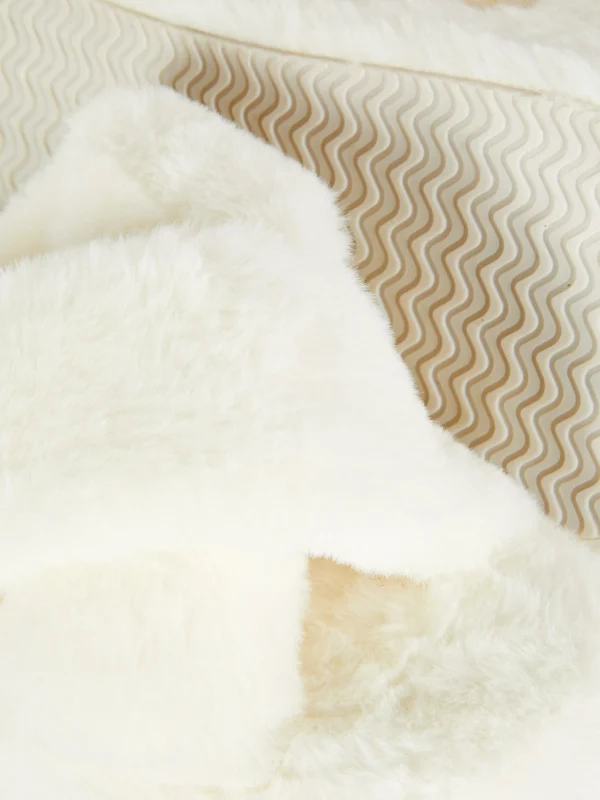 Chaussons En Fausse Fourrure à Brides Croisées