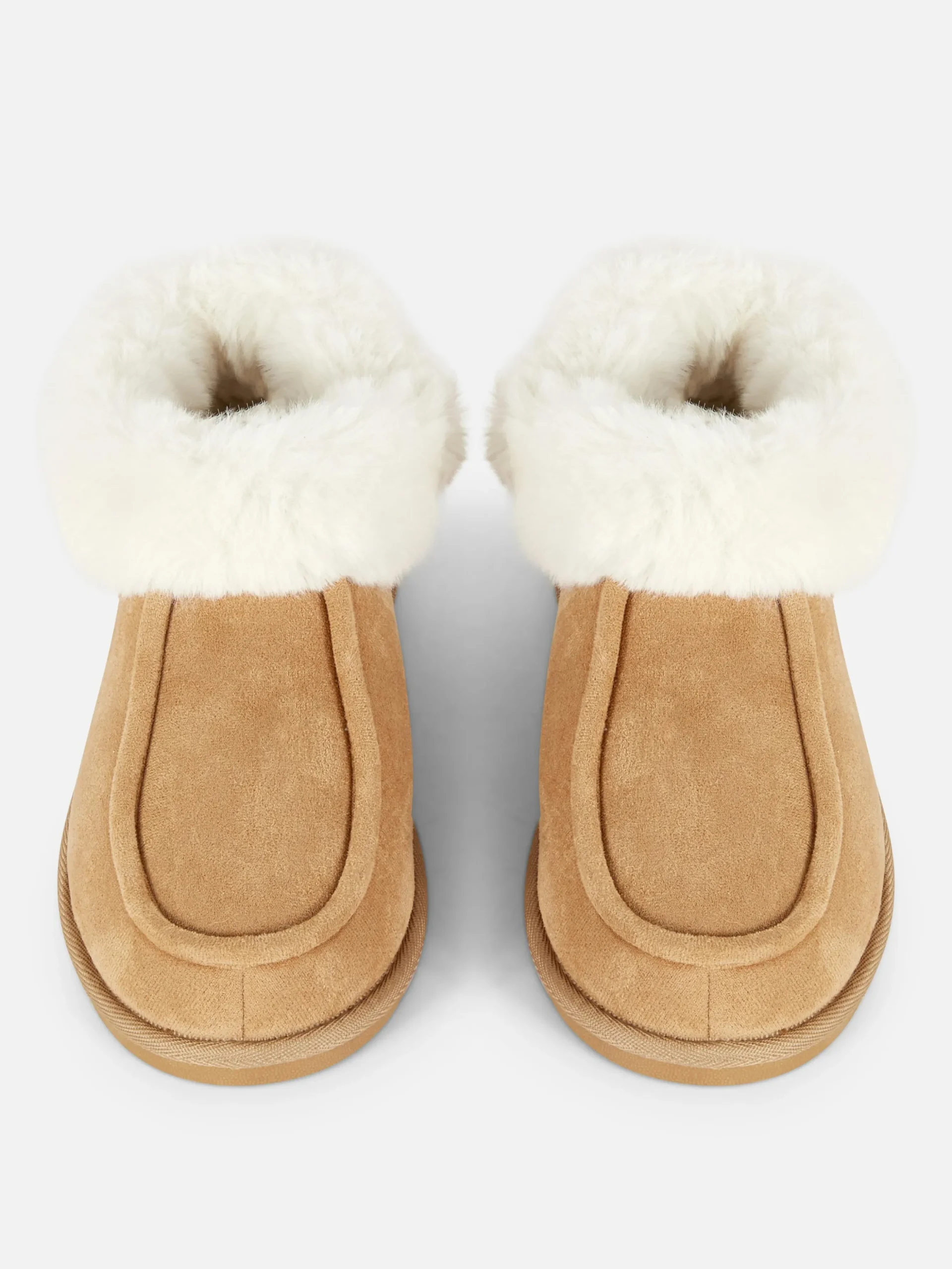 chaussons_mocassins_doubl_1-4.webp Chaussons Mocassins Doublés En Fausse Fourrure