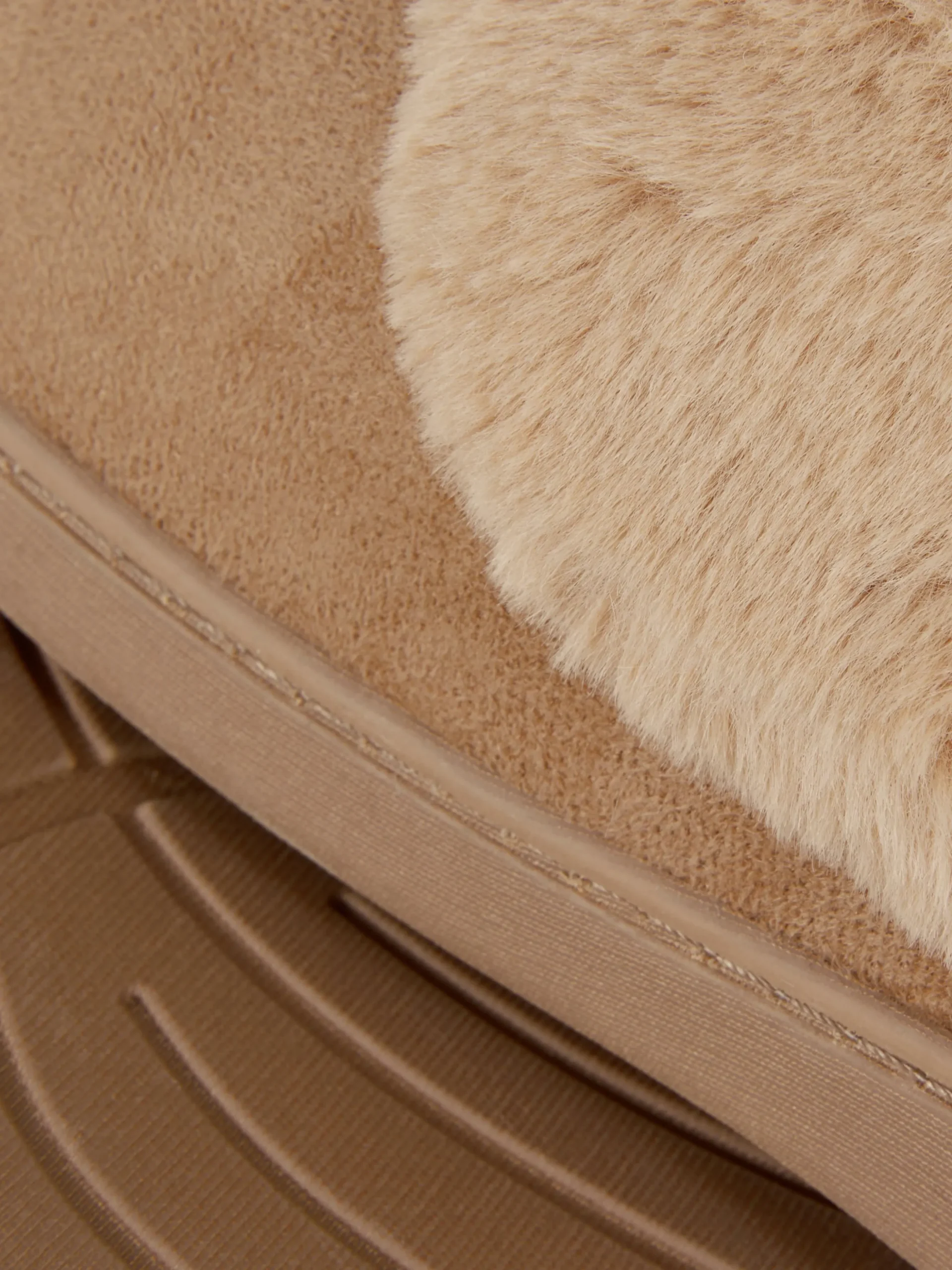 chaussons_mocassins_doubl_4-2.webp Chaussons Mocassins Doublés En Fausse Fourrure