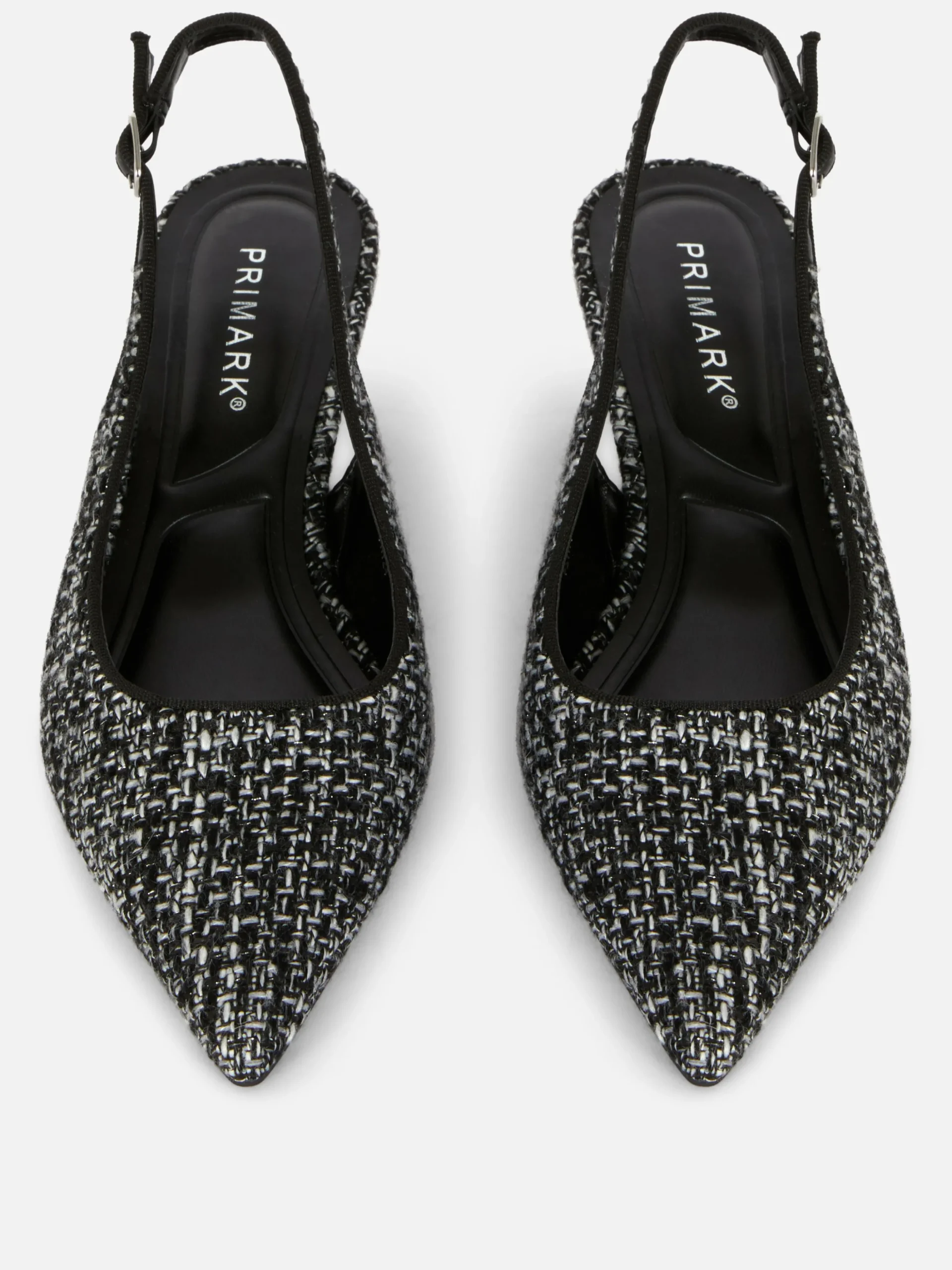 chaussures__talon_bas_ouv_1.webp Chaussures à Talon Bas Ouvert Avec Effet Bouclé