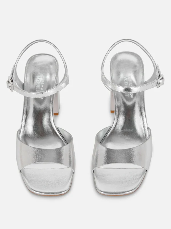 Chaussures à Talons Carrés Et Bride Incurvée Coupe Large