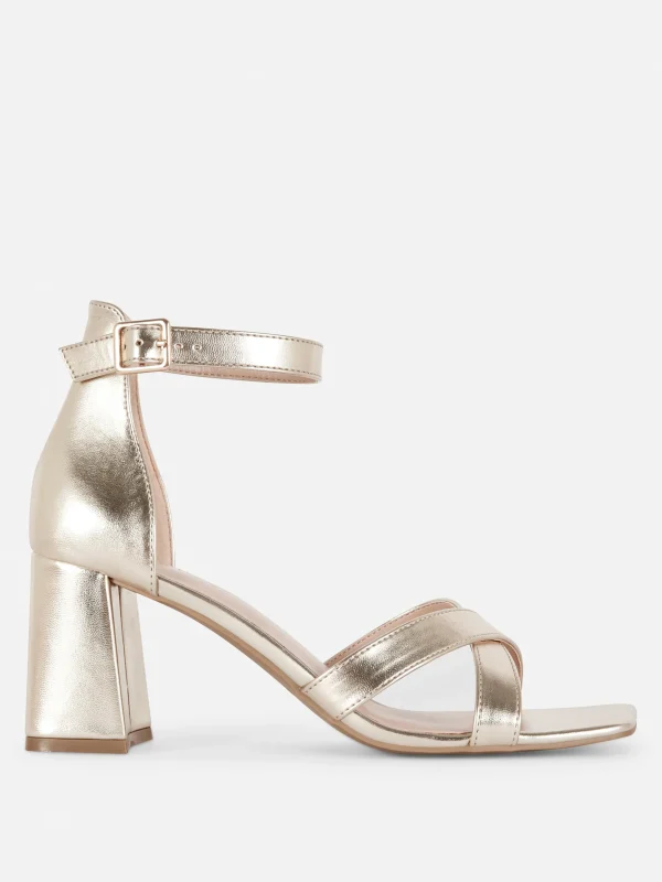 Chaussures à Talons Larges Avec Brides Croisées