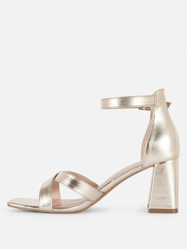 Chaussures à Talons Larges Avec Brides Croisées