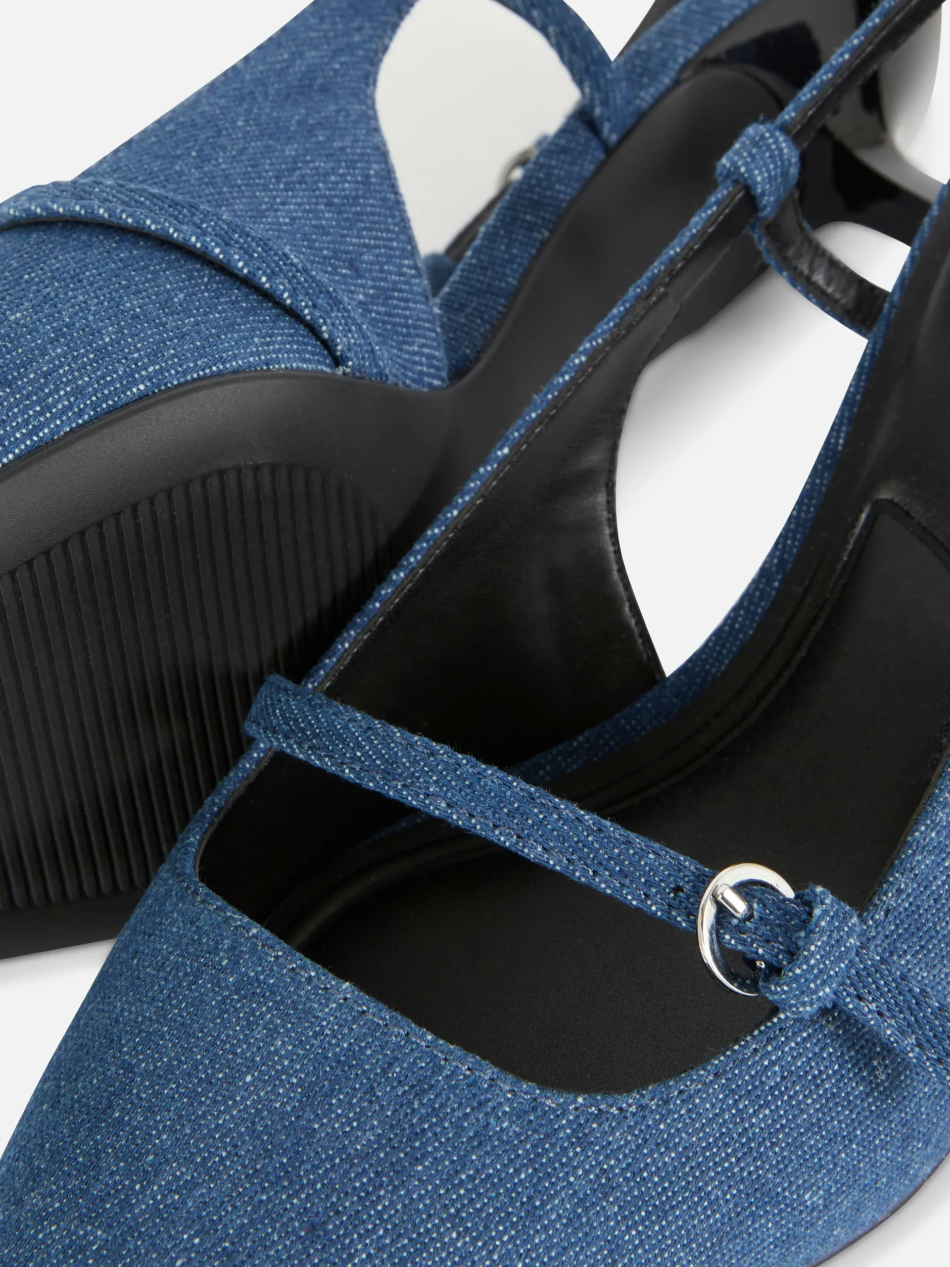chaussures_en_jean__talon_4.webp Chaussures En Jean à Talon Bas Et Boucle